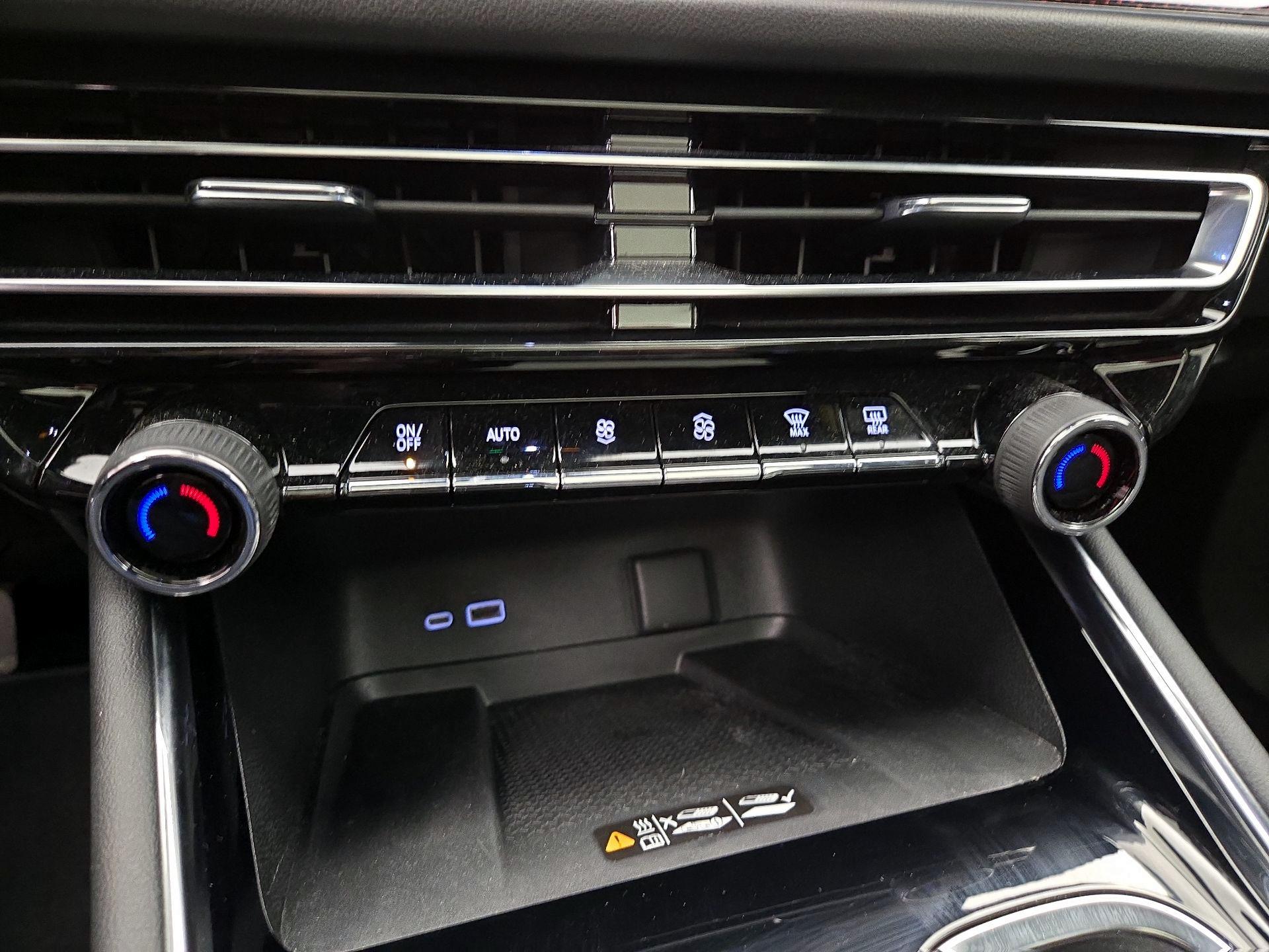 Thumbnail: 2025 Chevrolet Traverse - 16