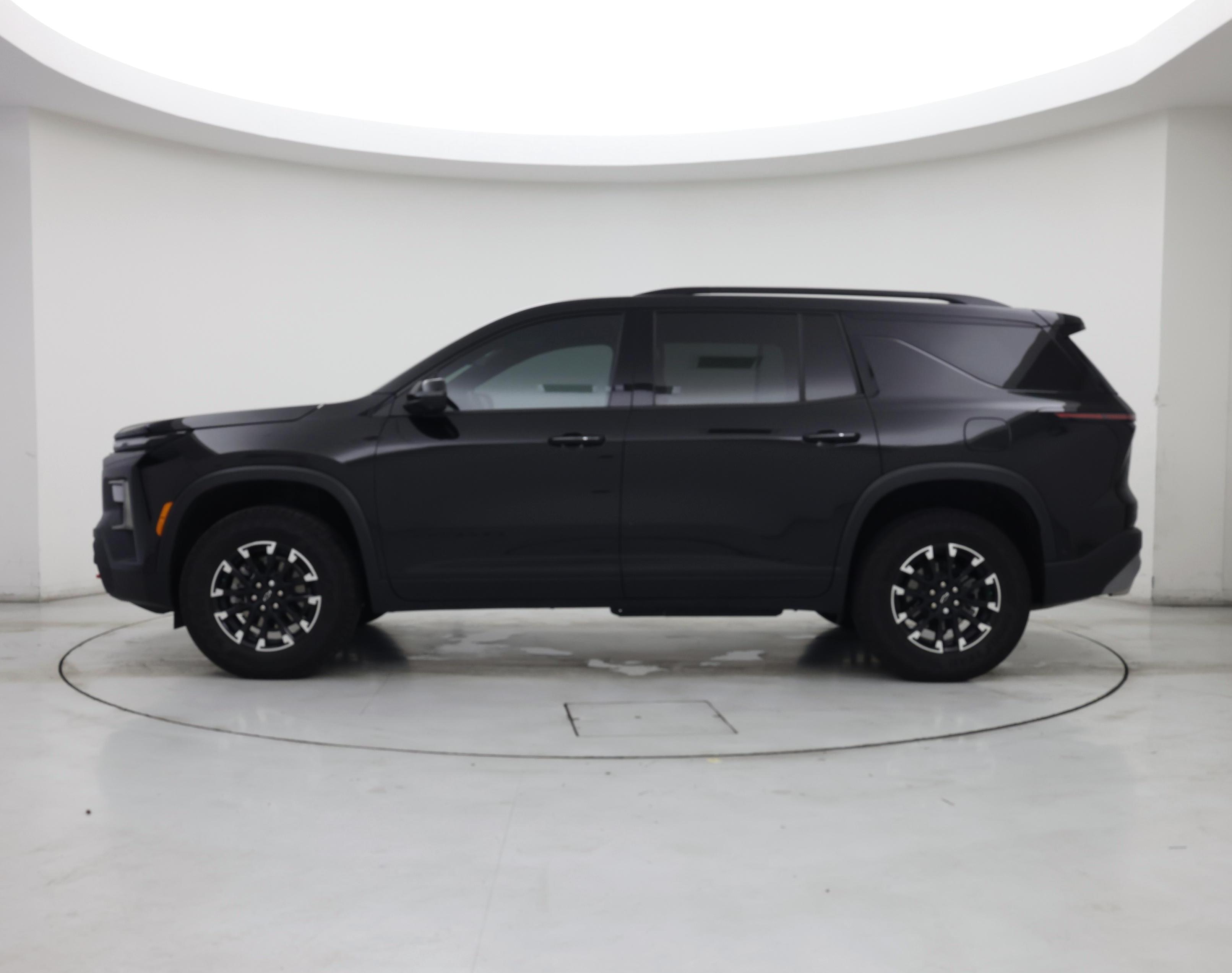 Thumbnail: 2025 Chevrolet Traverse - 3