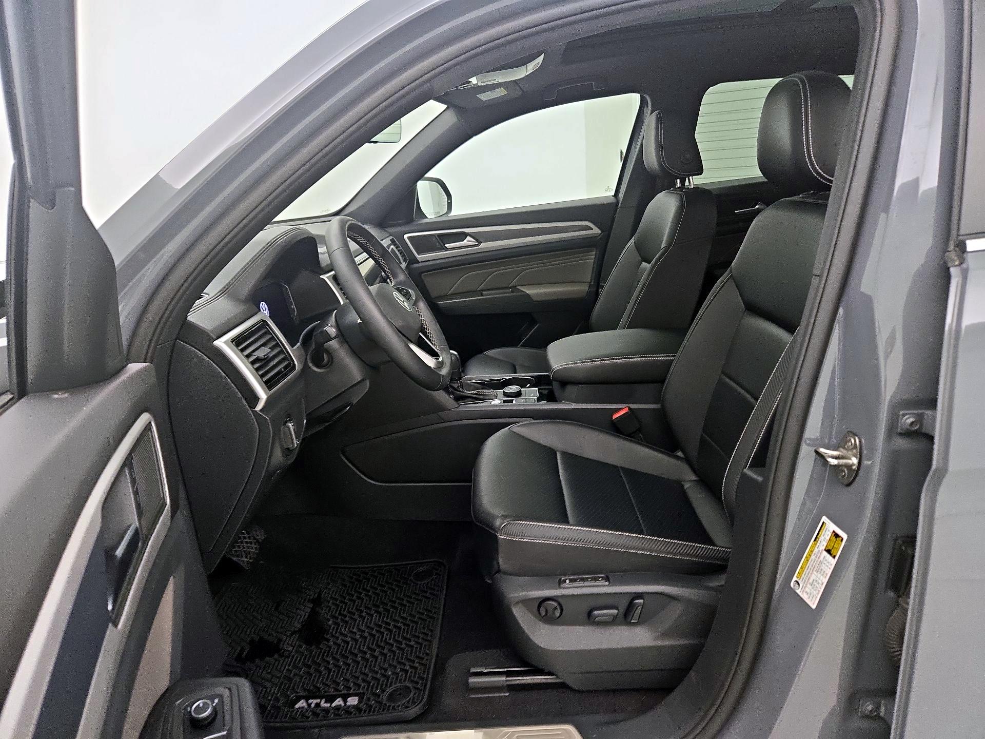 Thumbnail: 2022 Volkswagen Atlas - 11