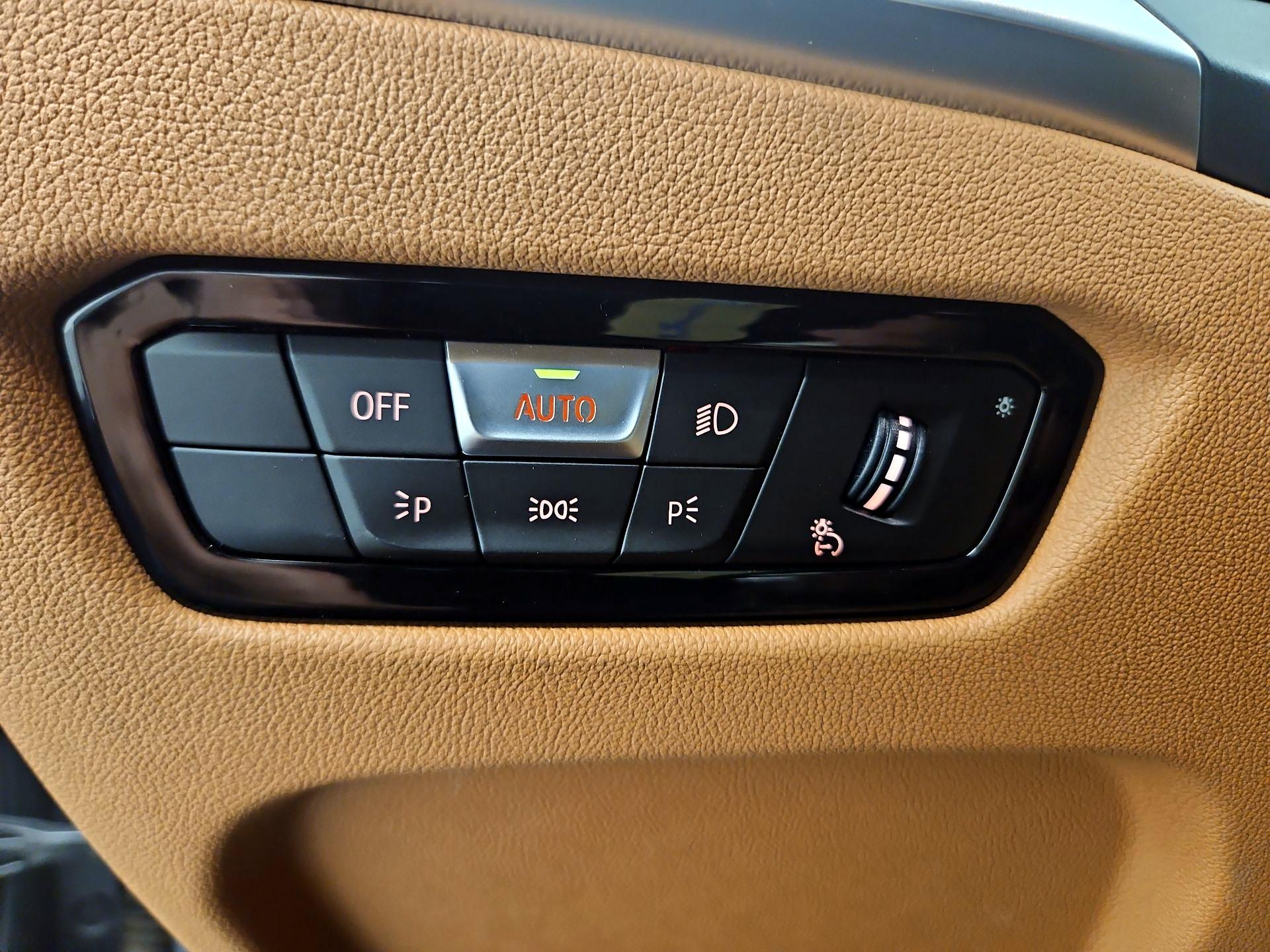 Thumbnail: 2023 BMW i4 - 13