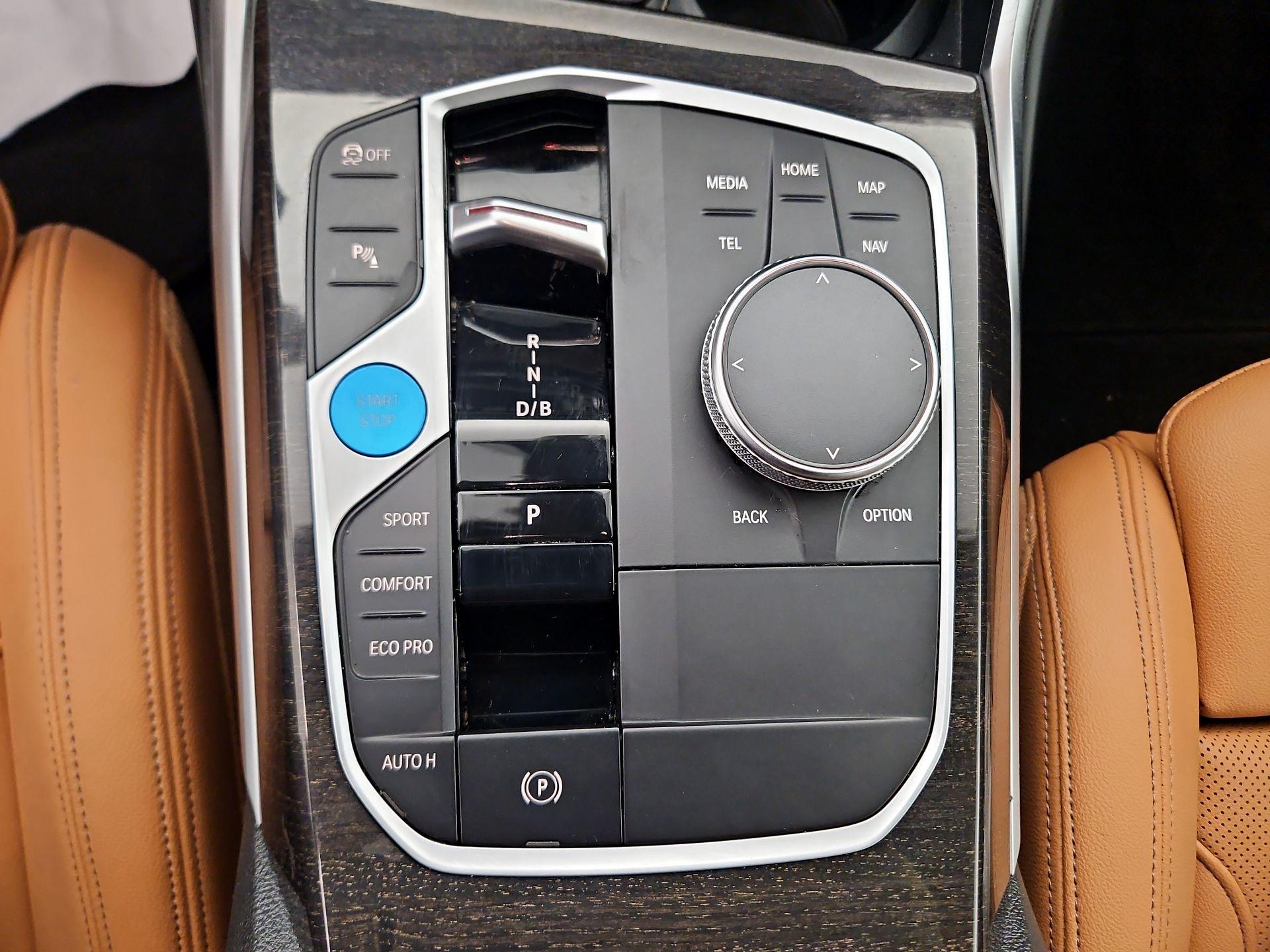 Thumbnail: 2023 BMW i4 - 17