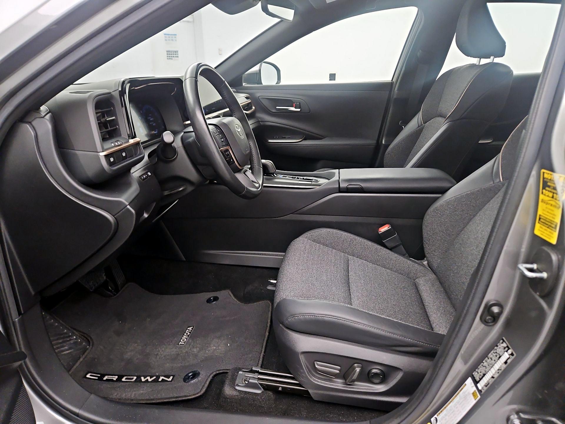 Thumbnail: 2023 Toyota Crown - 11