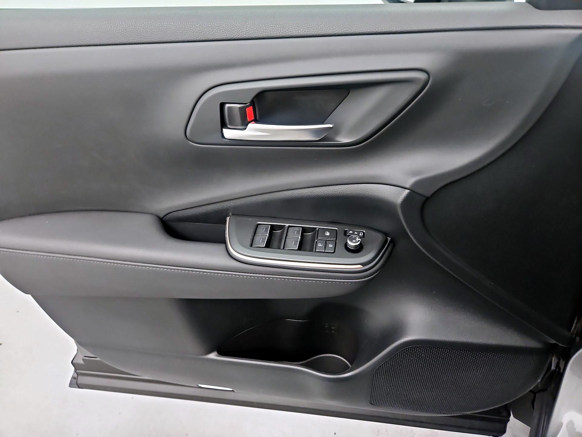 Thumbnail: 2023 Toyota Crown - 12