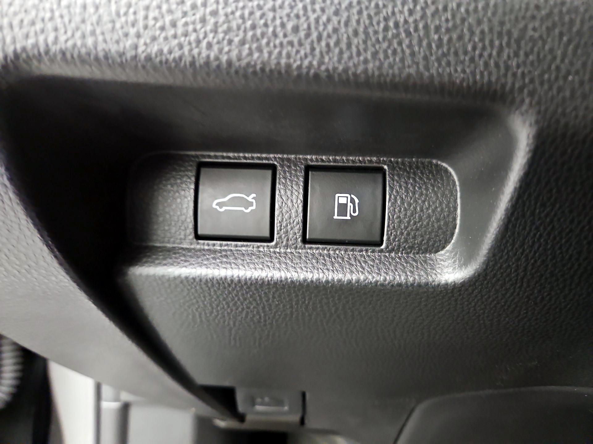 Thumbnail: 2023 Toyota Crown - 13