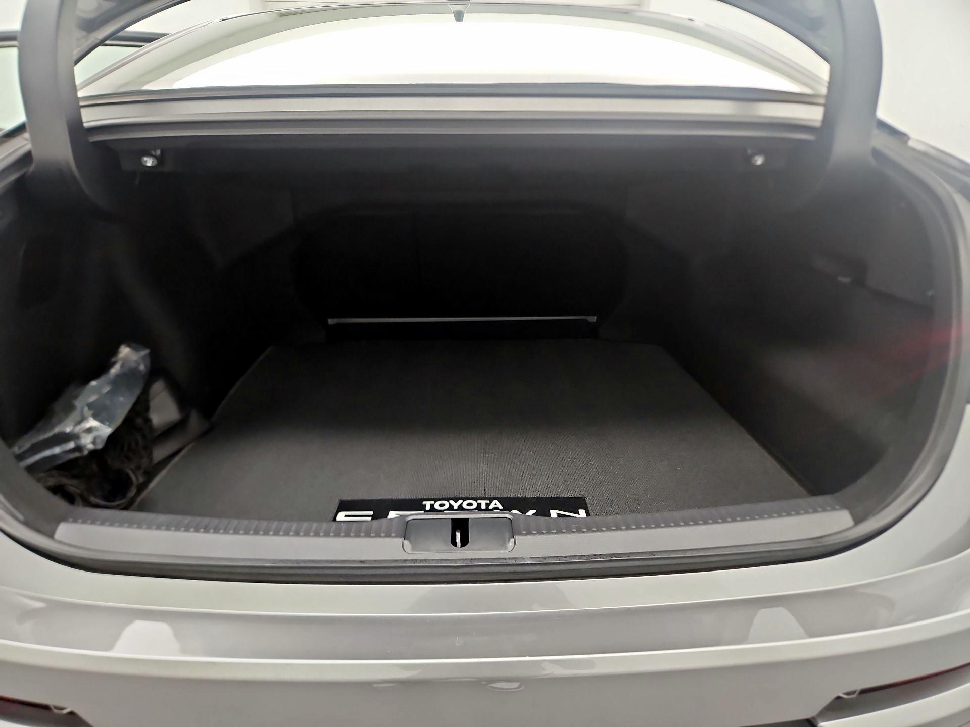 Thumbnail: 2023 Toyota Crown - 18