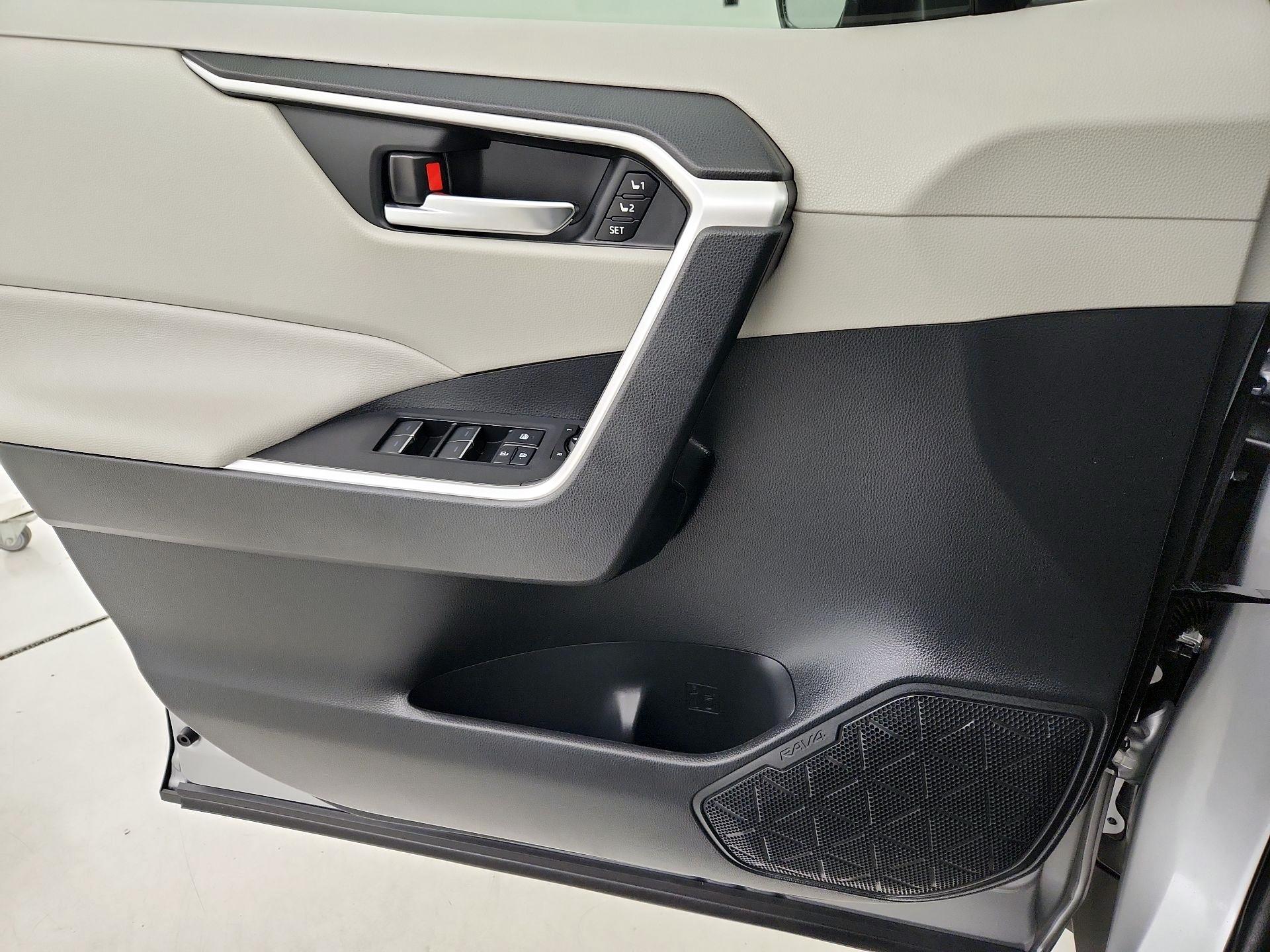 Thumbnail: 2023 Toyota RAV4 - 12