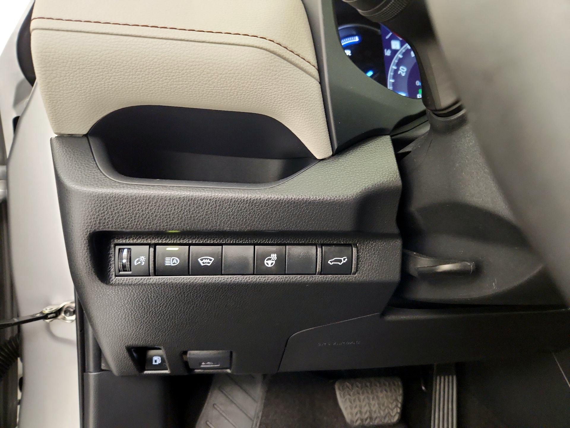 Thumbnail: 2023 Toyota RAV4 - 13