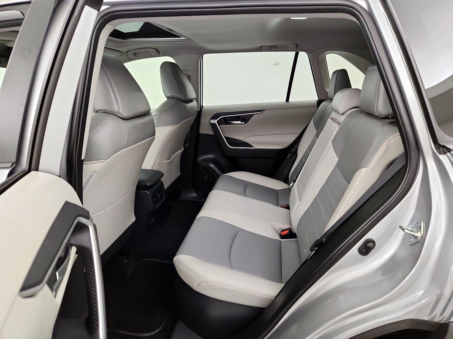 Thumbnail: 2023 Toyota RAV4 - 20