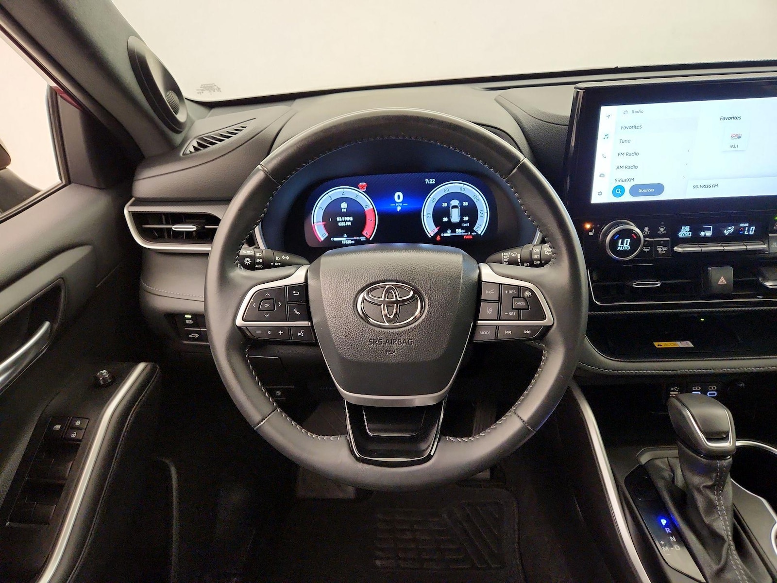 2025 Toyota Highlander XSE - Photo 11