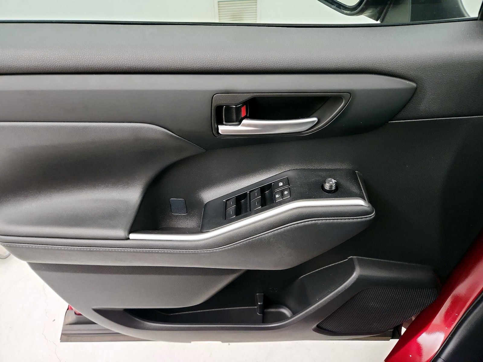 2025 Toyota Highlander XSE - Photo 13
