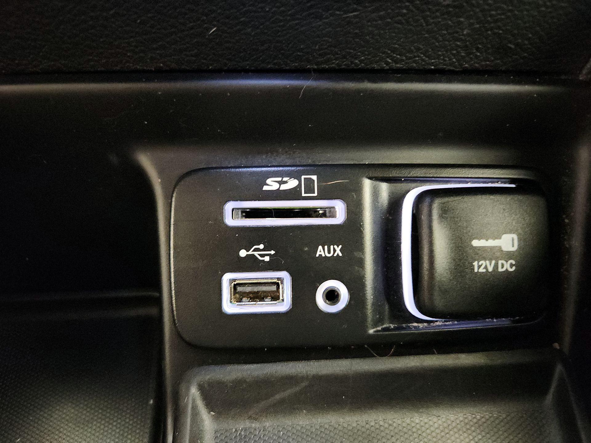 Thumbnail: 2017 Jeep Cherokee - 18