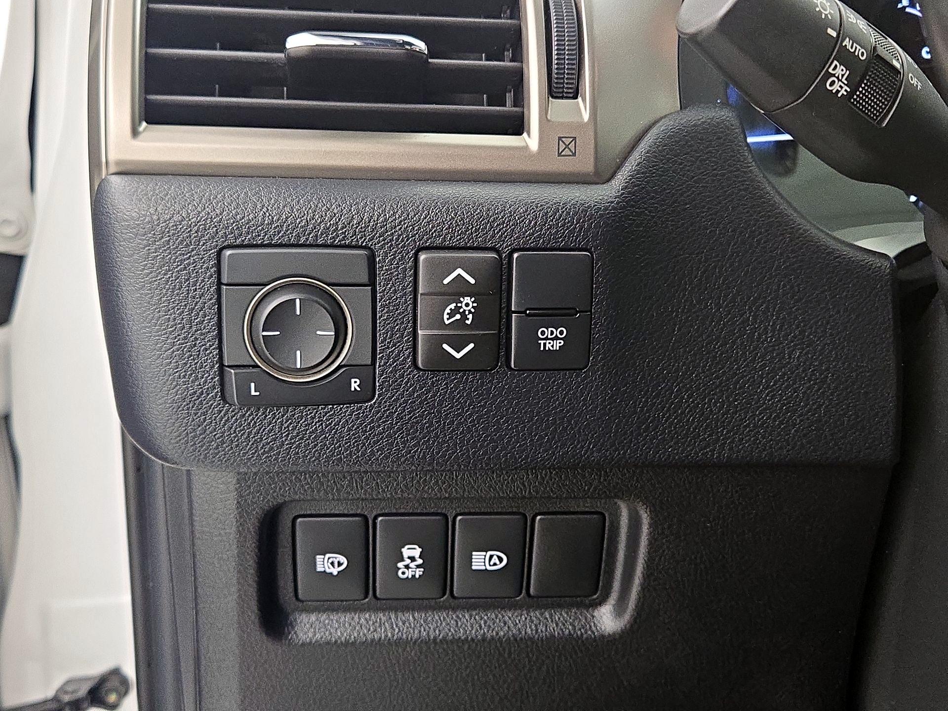 Thumbnail: 2020 Lexus GX - 13