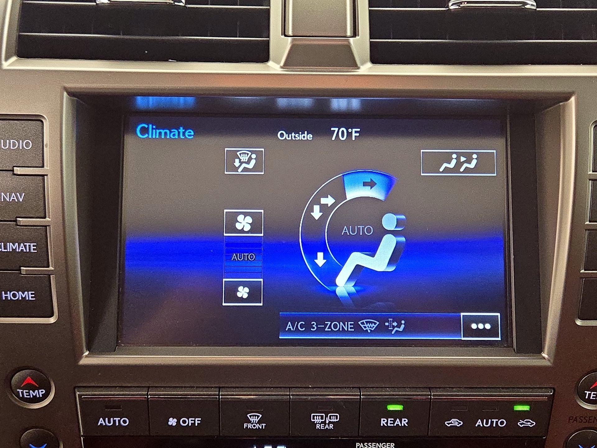 Thumbnail: 2020 Lexus GX - 17