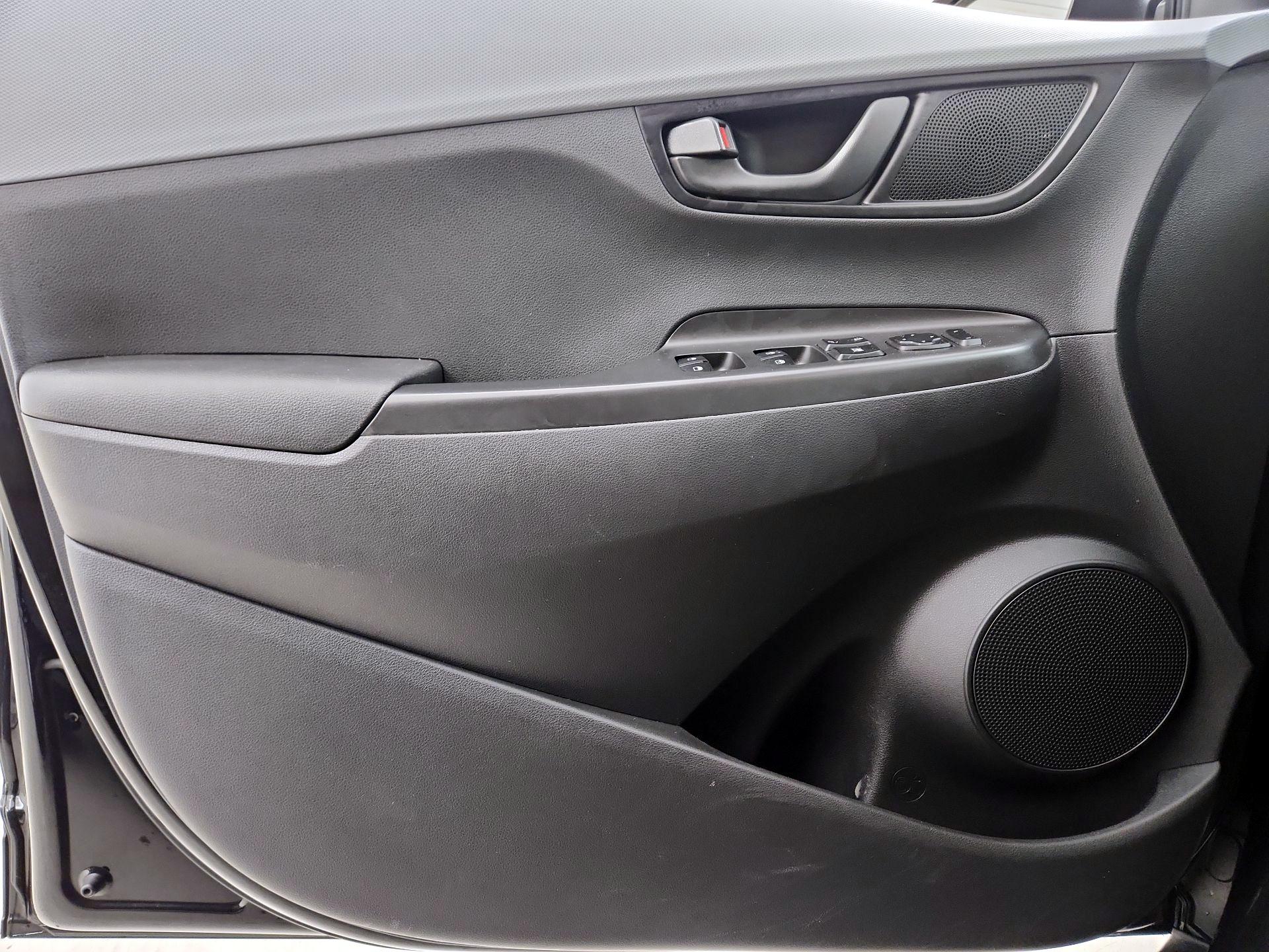 Thumbnail: 2021 Hyundai Kona - 12