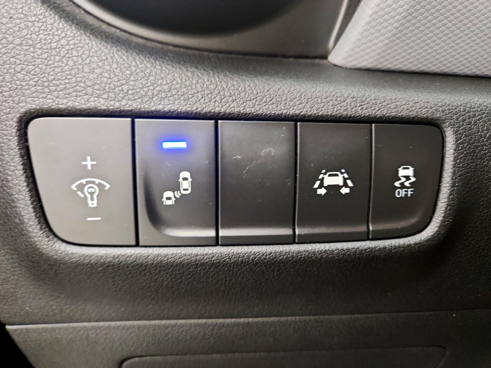 Thumbnail: 2021 Hyundai Kona - 13