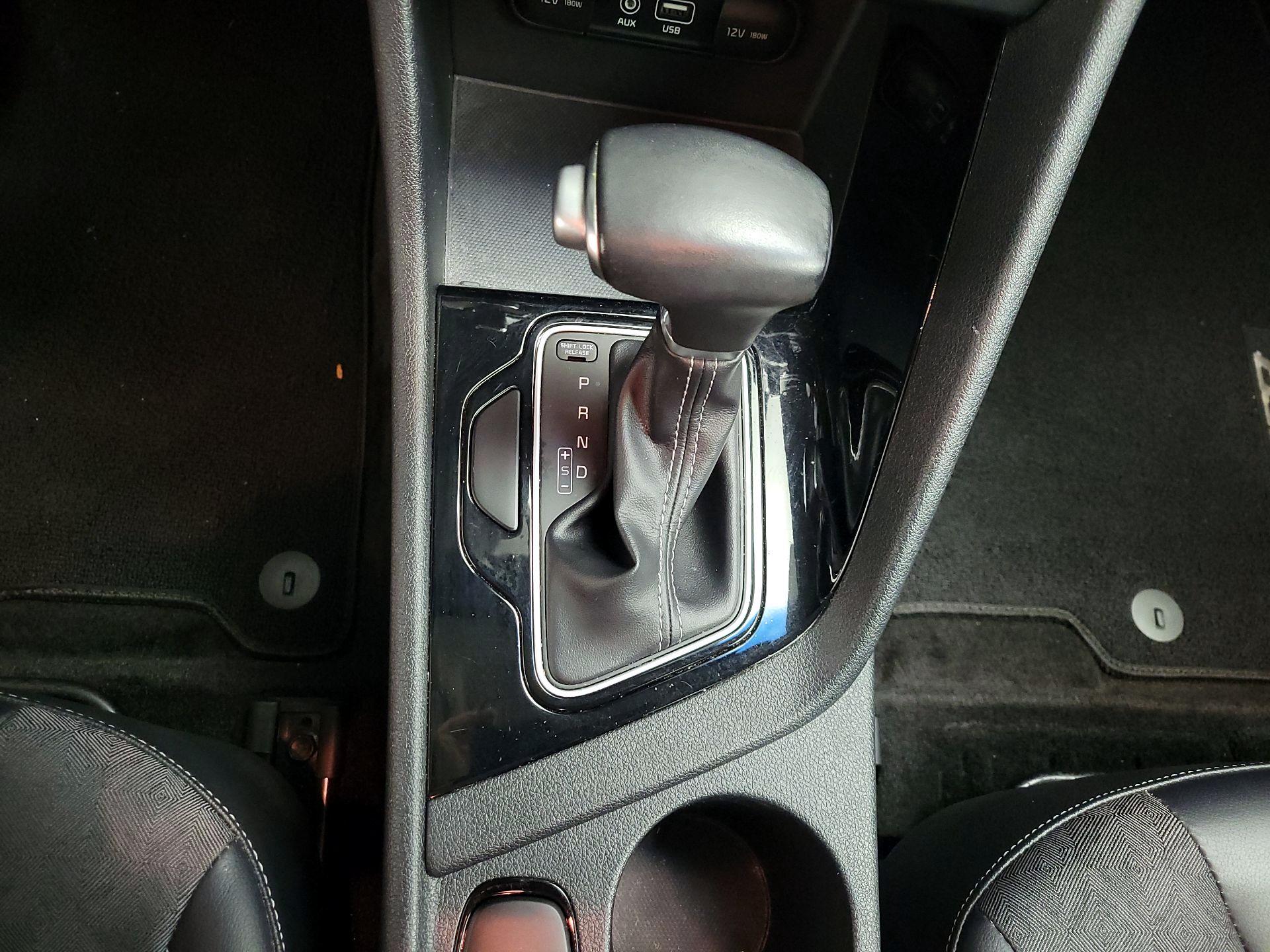 Thumbnail: 2017 Kia Niro - 18