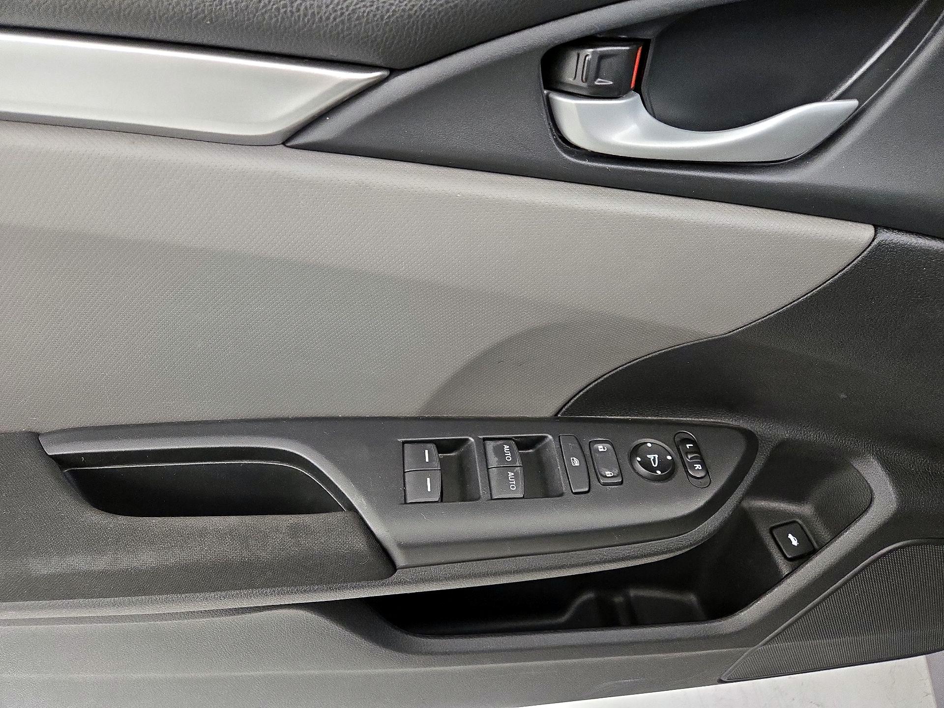 Thumbnail: 2017 Honda Civic - 12