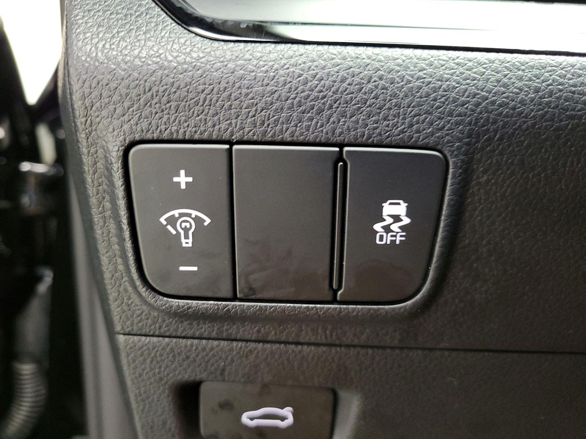 Thumbnail: 2025 Kia K5 - 13