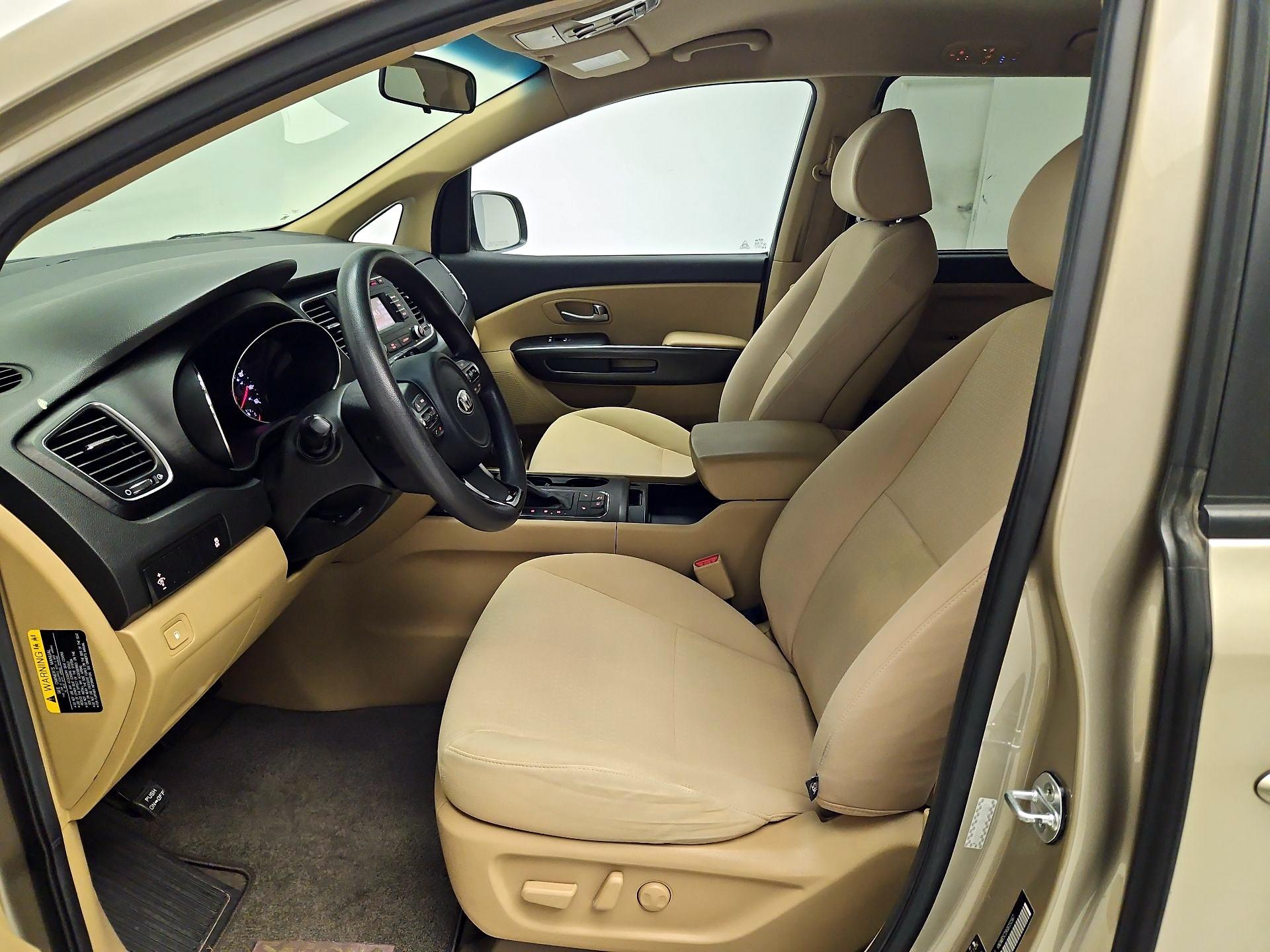 Thumbnail: 2016 Kia Sedona - 11