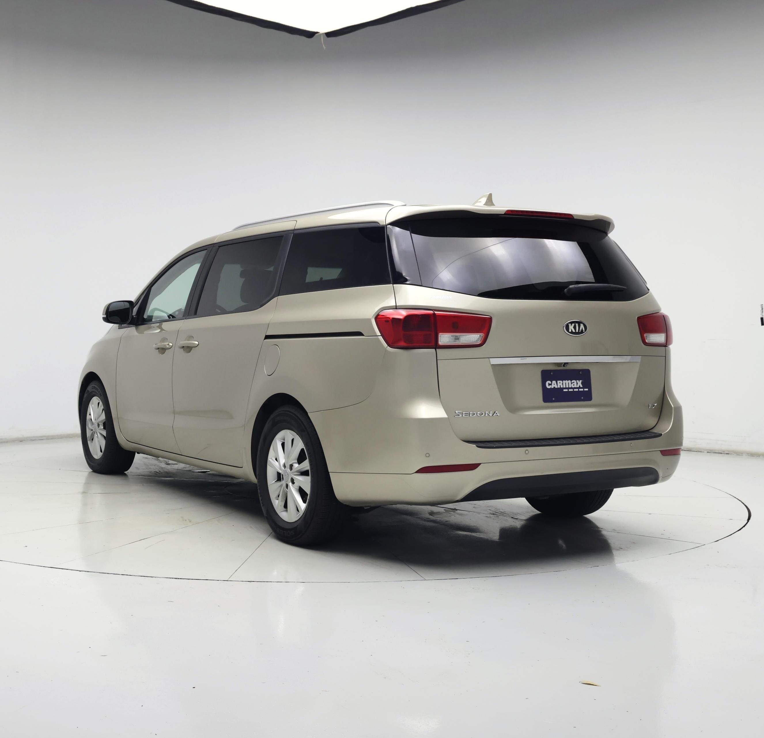 Thumbnail: 2016 Kia Sedona - 2