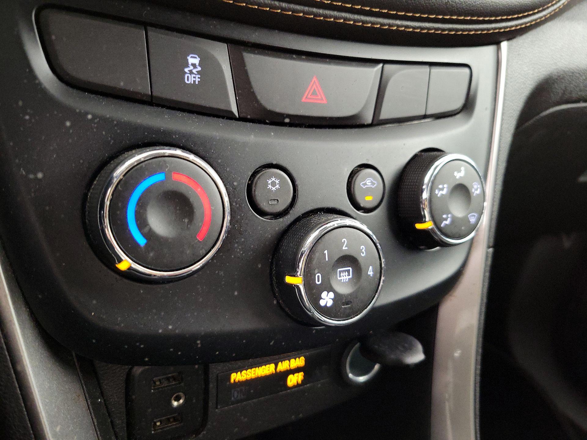 Thumbnail: 2020 Chevrolet Trax - 16