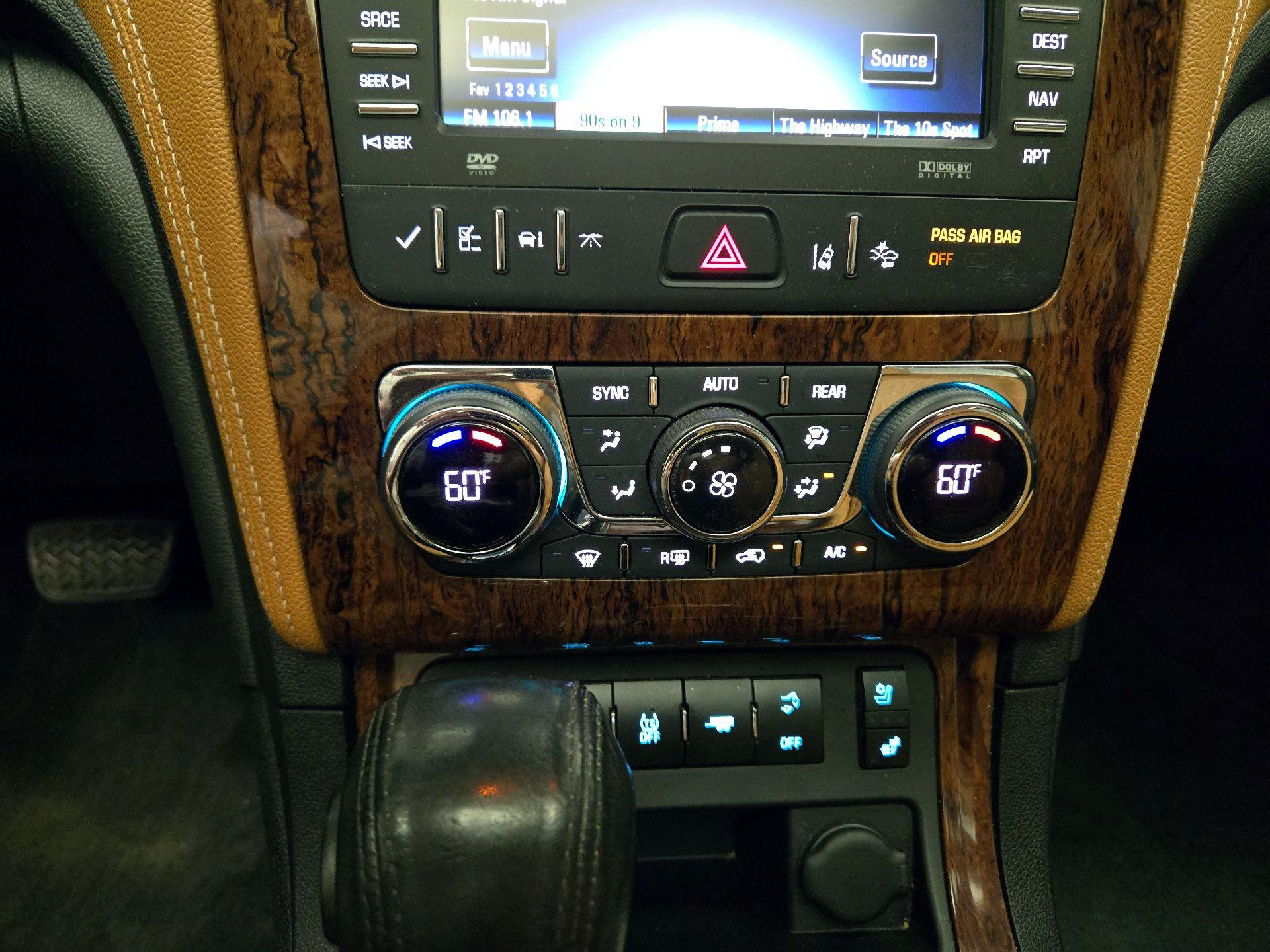 Thumbnail: 2014 Chevrolet Traverse - 17