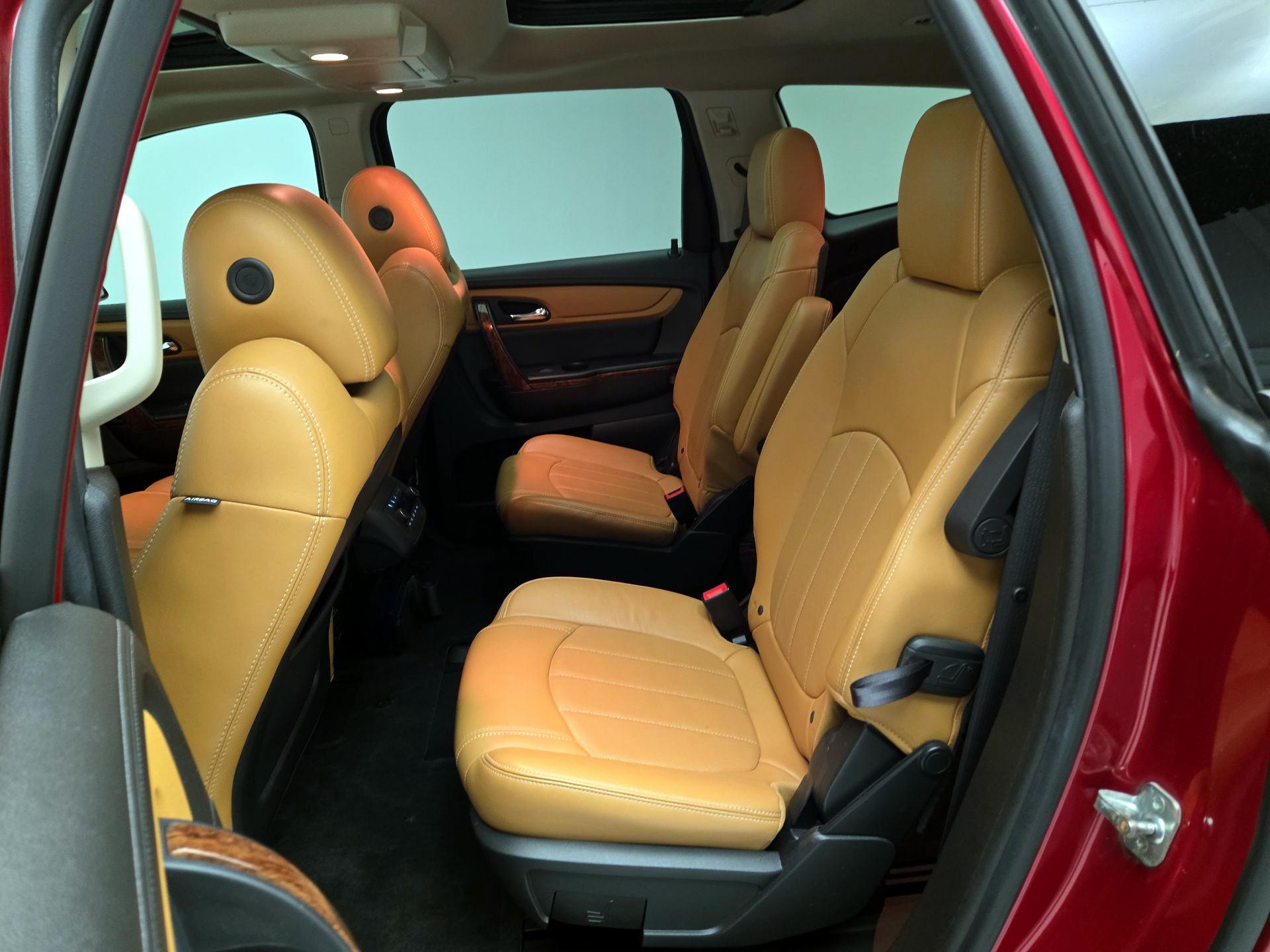 Thumbnail: 2014 Chevrolet Traverse - 20