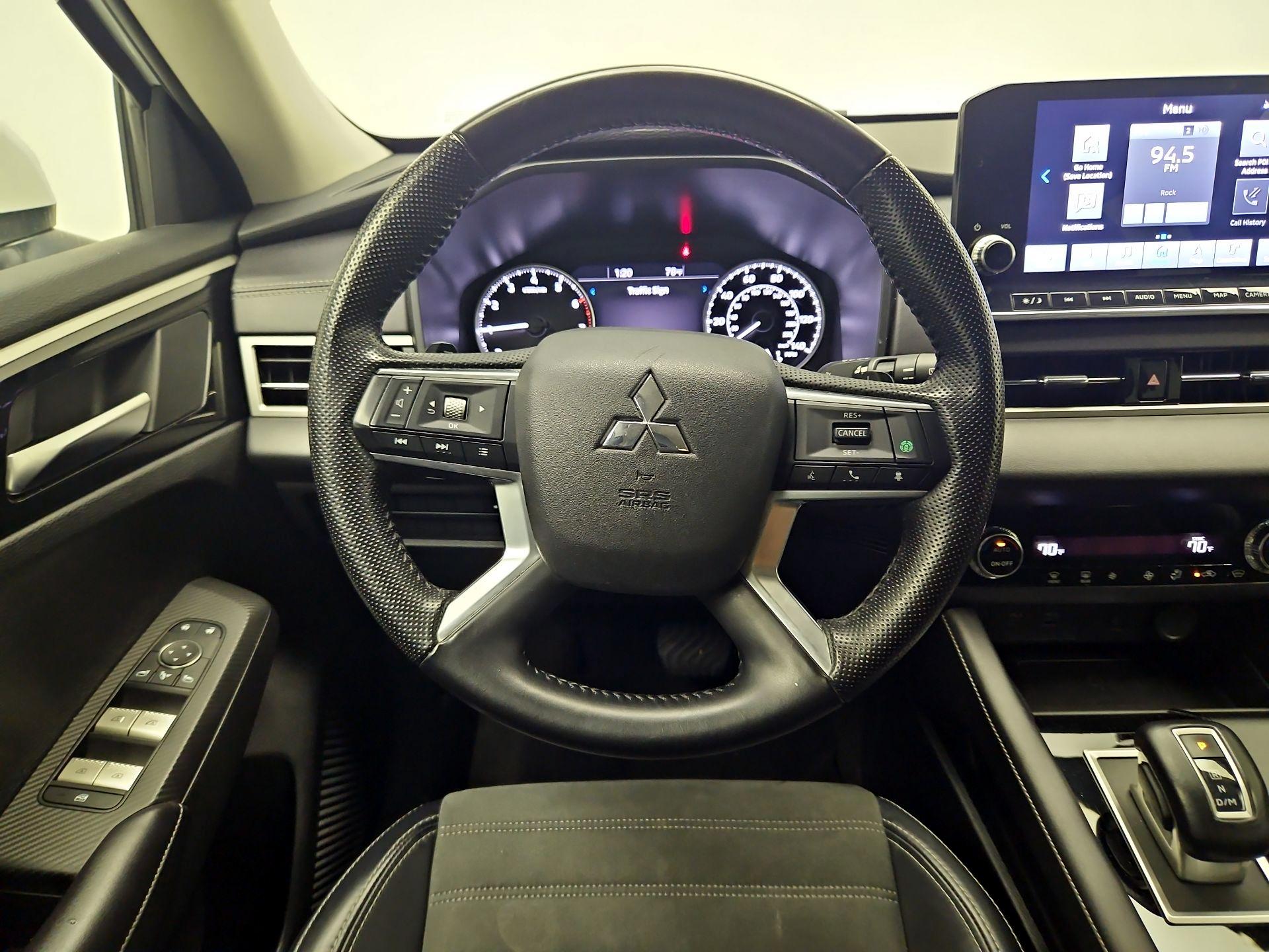 Thumbnail: 2024 Mitsubishi Outlander - 10