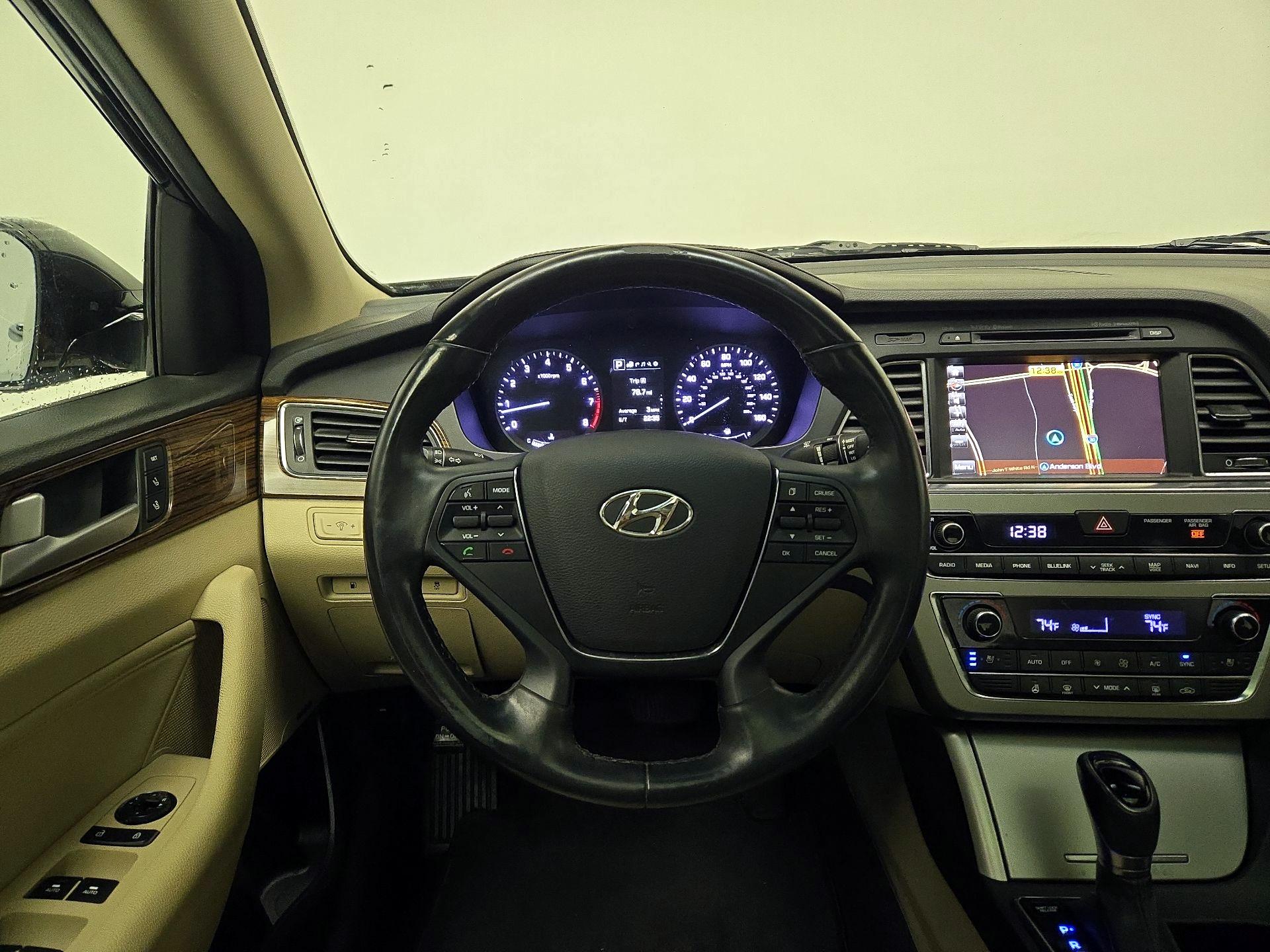 Thumbnail: 2016 Hyundai Sonata - 10