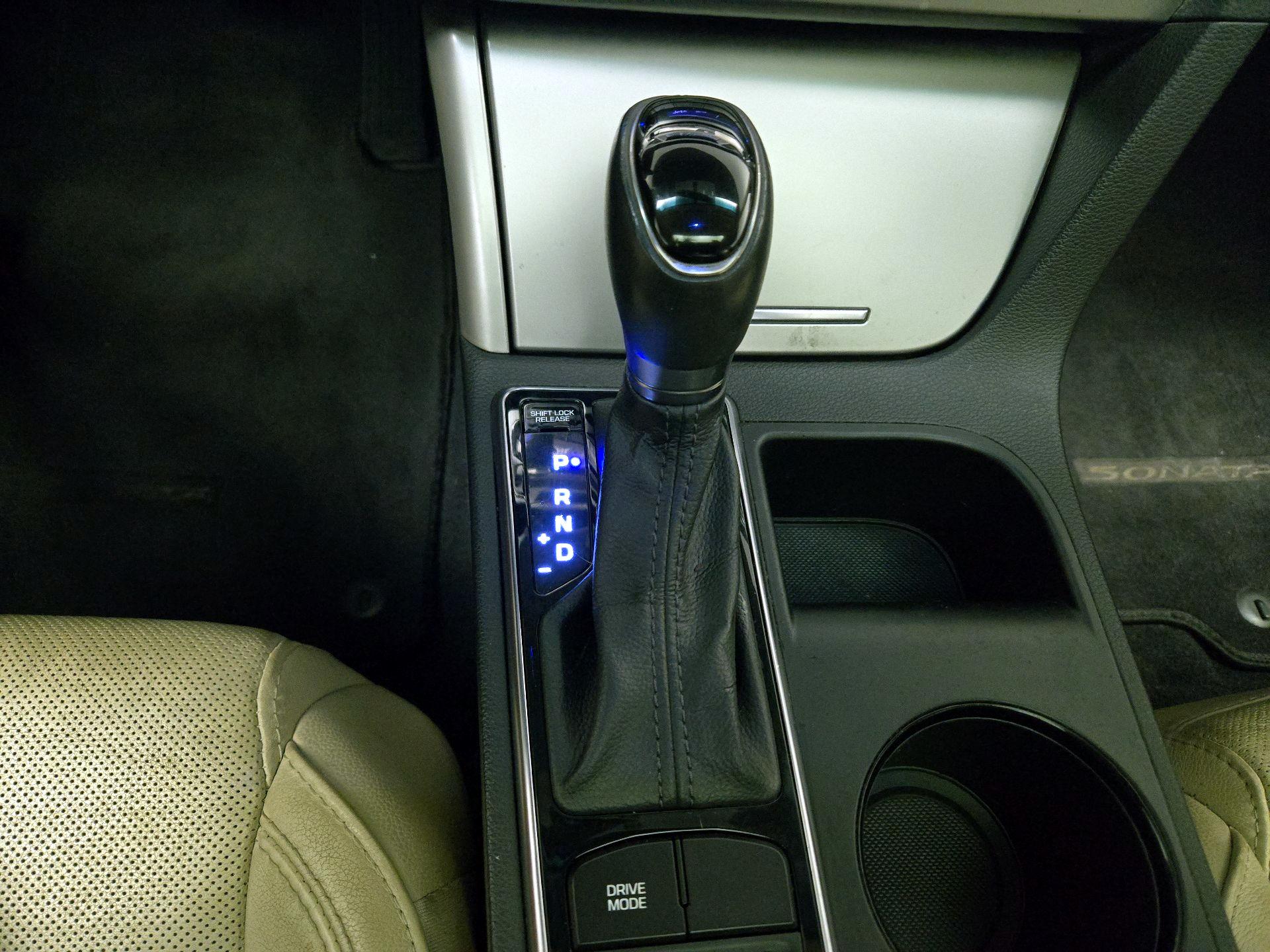 Thumbnail: 2016 Hyundai Sonata - 18