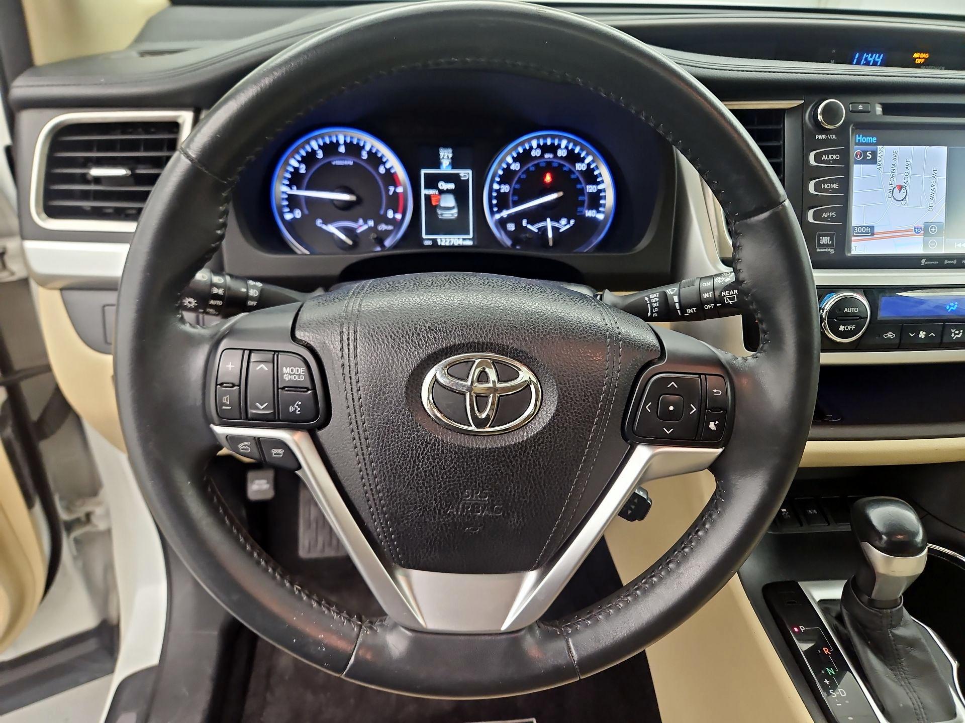Thumbnail: 2016 Toyota Highlander - 10