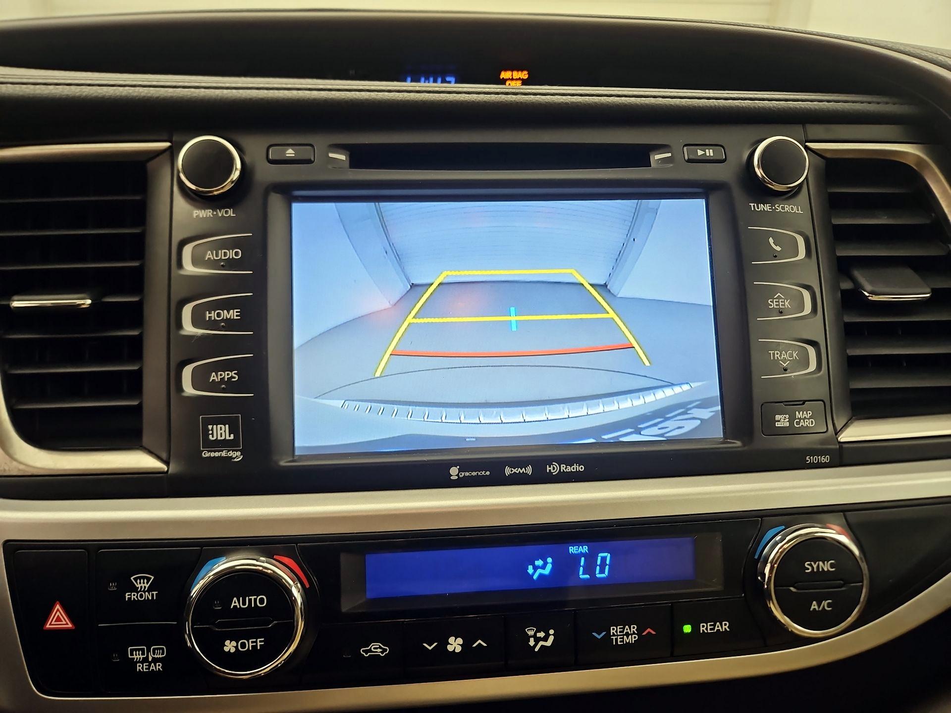 Thumbnail: 2016 Toyota Highlander - 14
