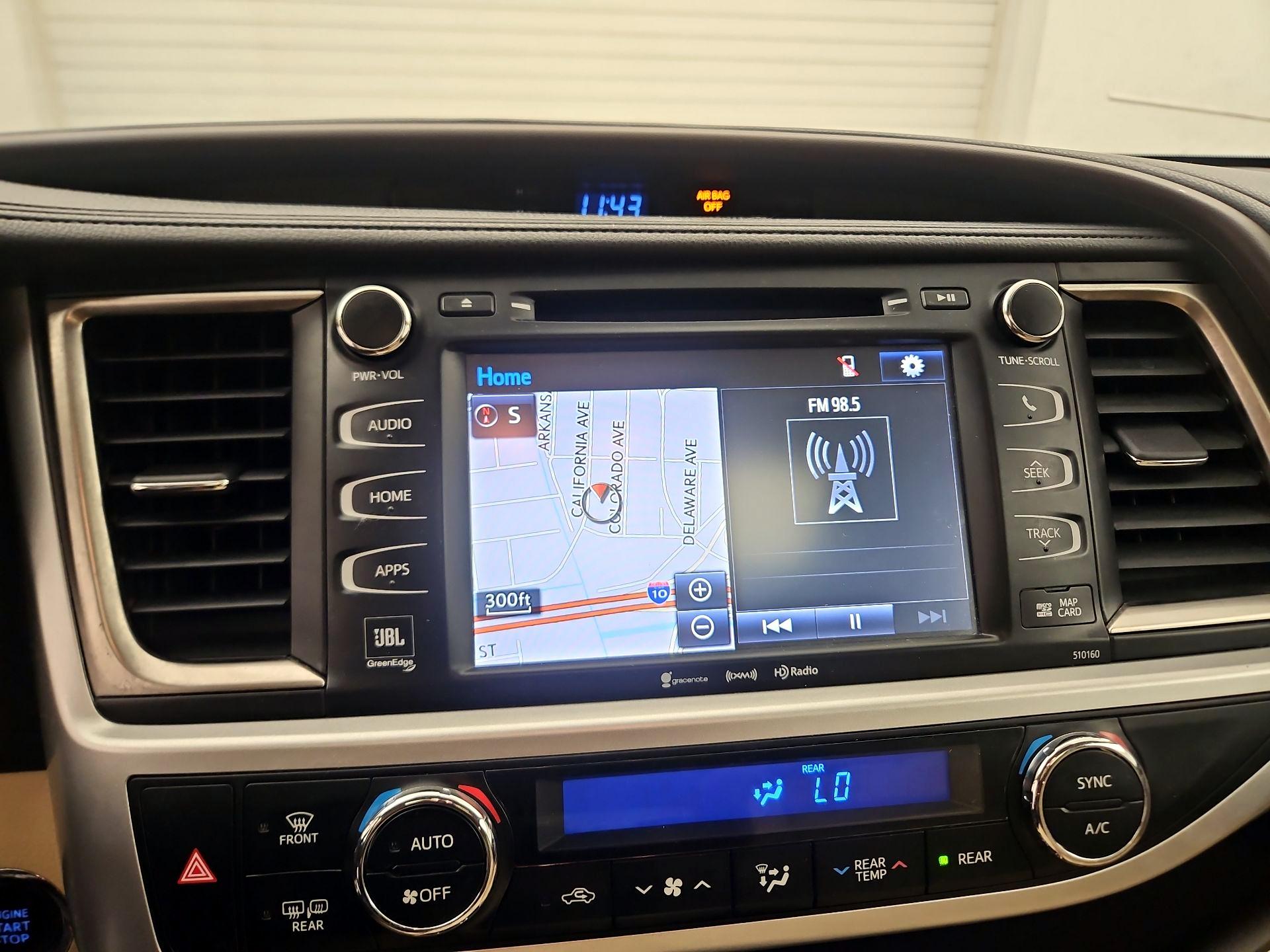 Thumbnail: 2016 Toyota Highlander - 15