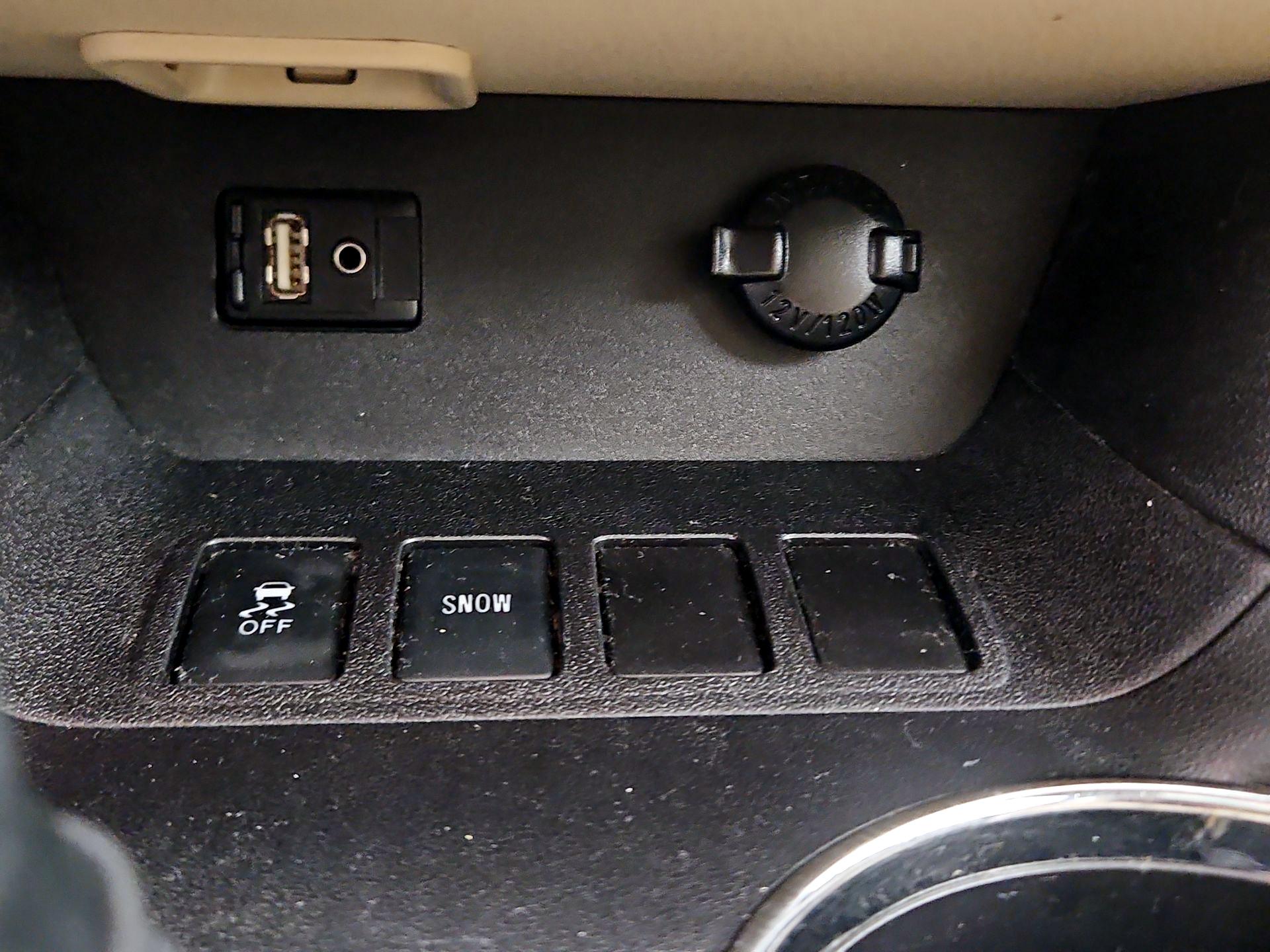 Thumbnail: 2016 Toyota Highlander - 18