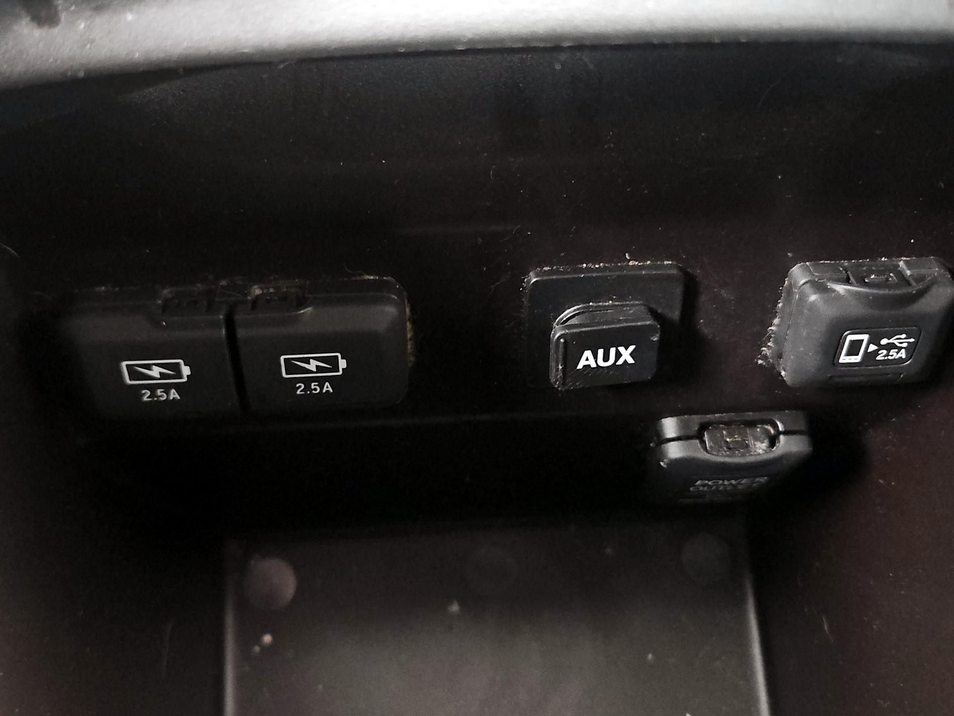 Thumbnail: 2019 Acura MDX - 17