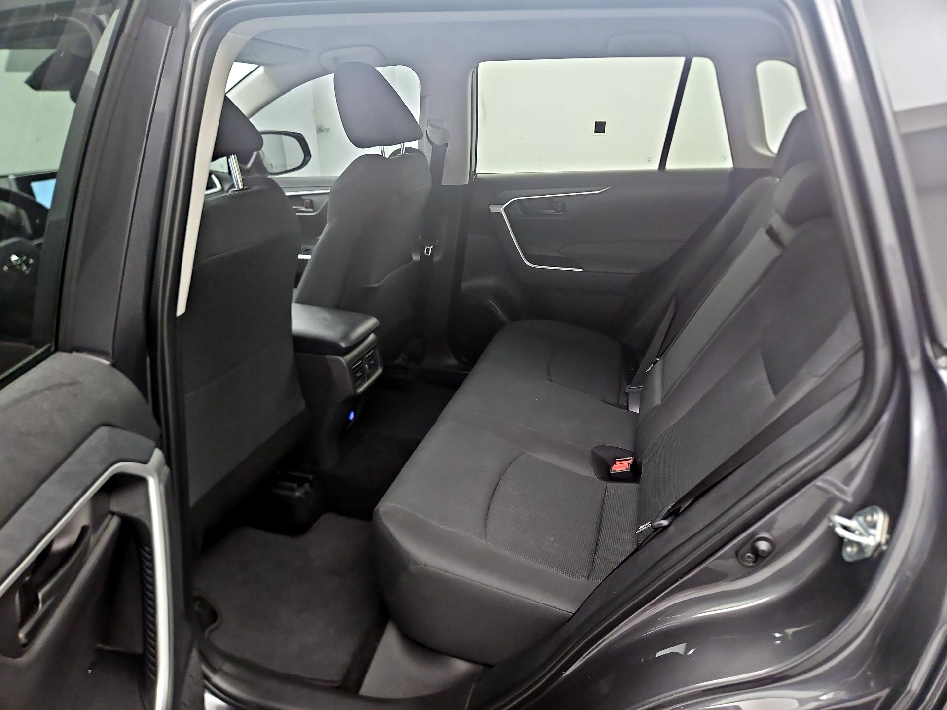 Thumbnail: 2025 Toyota RAV4 - 16