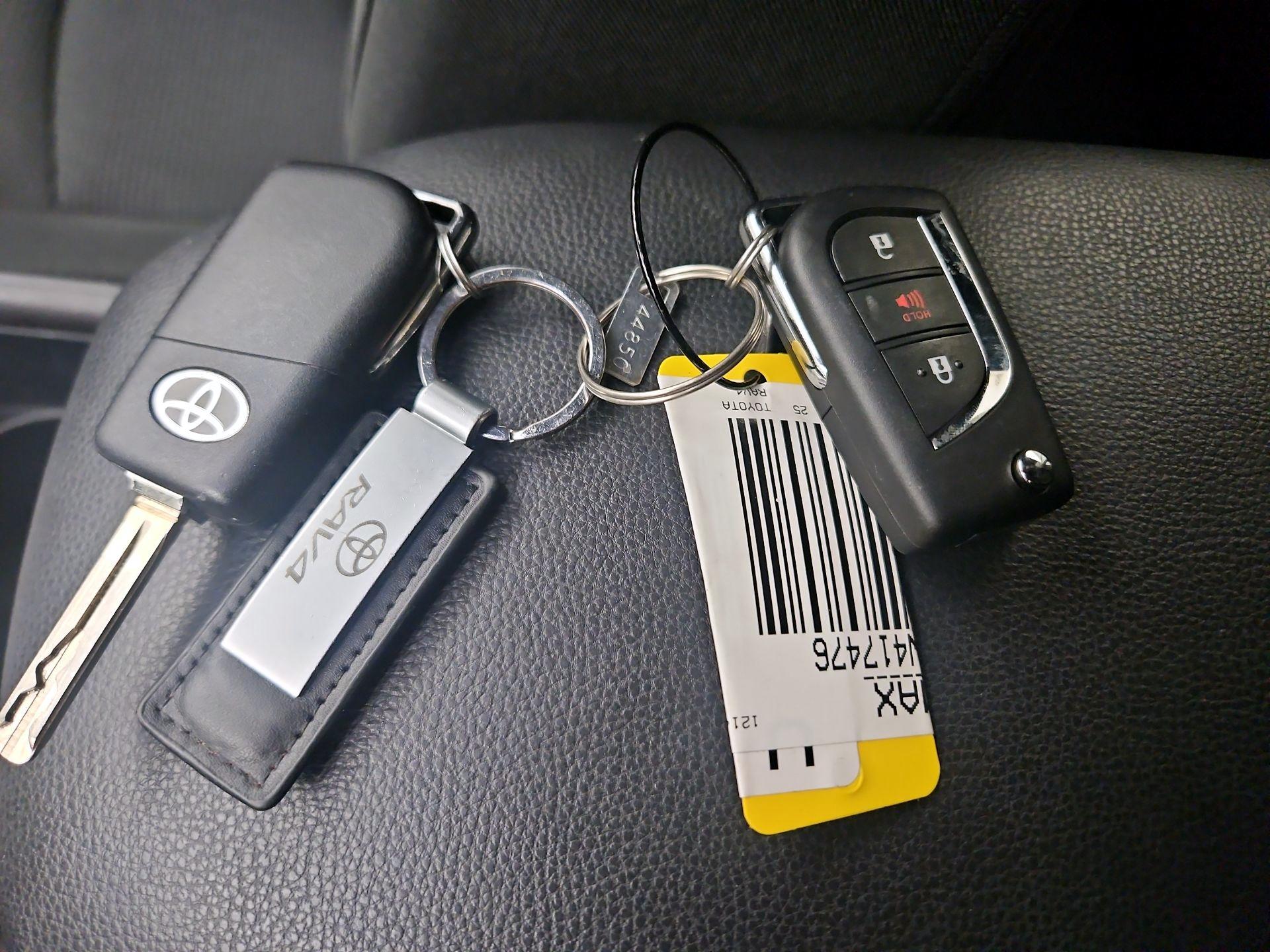 Thumbnail: 2025 Toyota RAV4 - 19