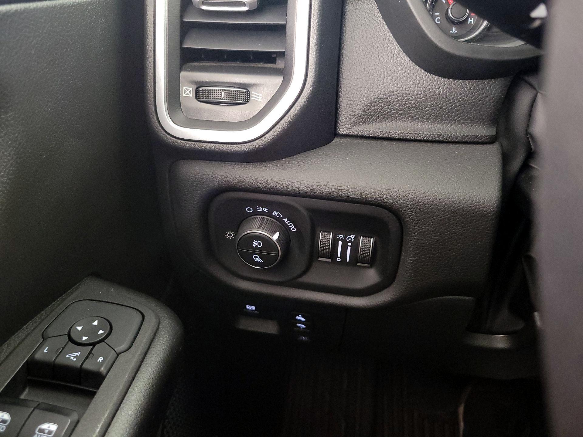 Thumbnail: 2025 RAM 1500 - 13