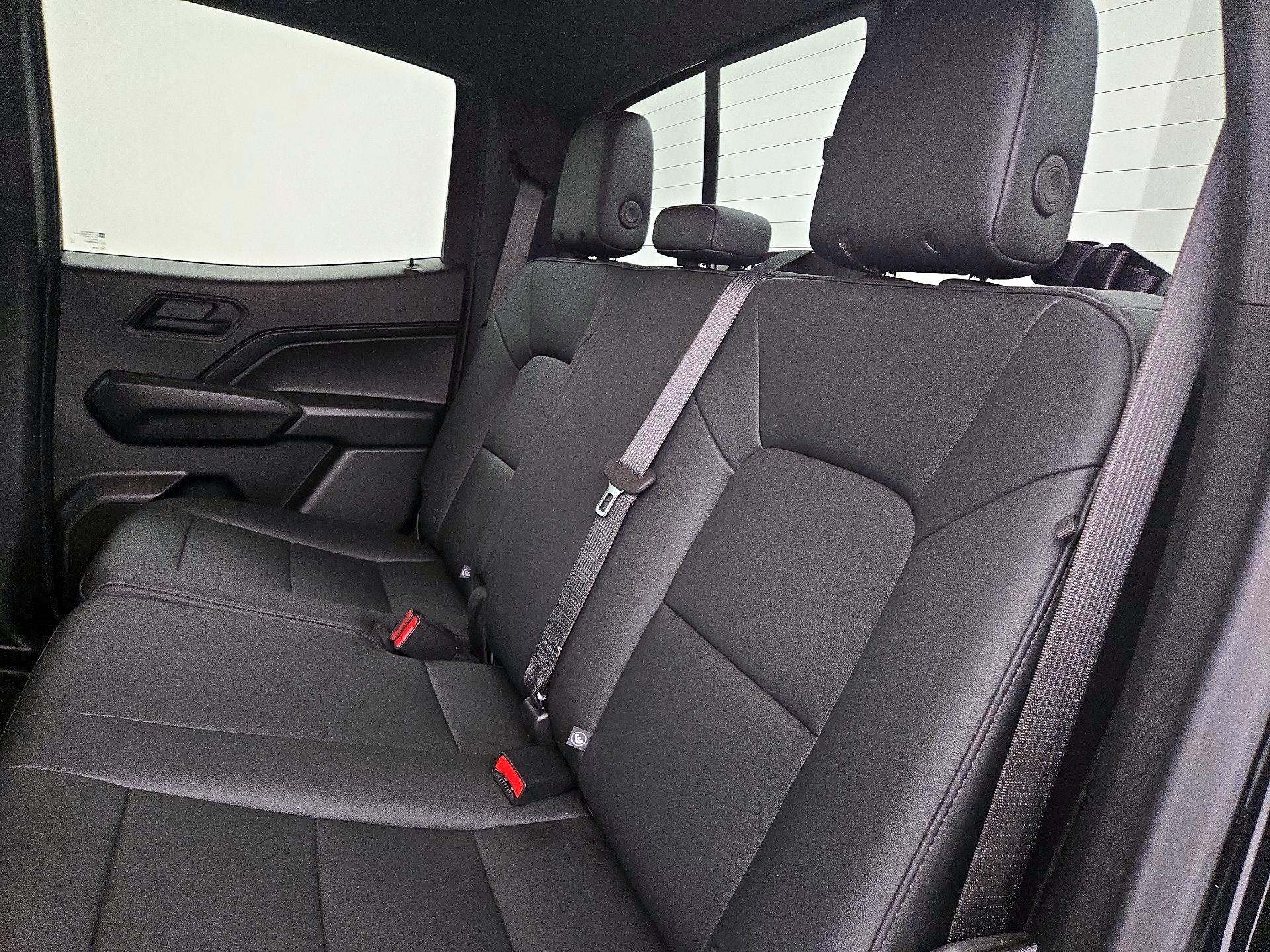 Thumbnail: 2026 Chevrolet Colorado - 19