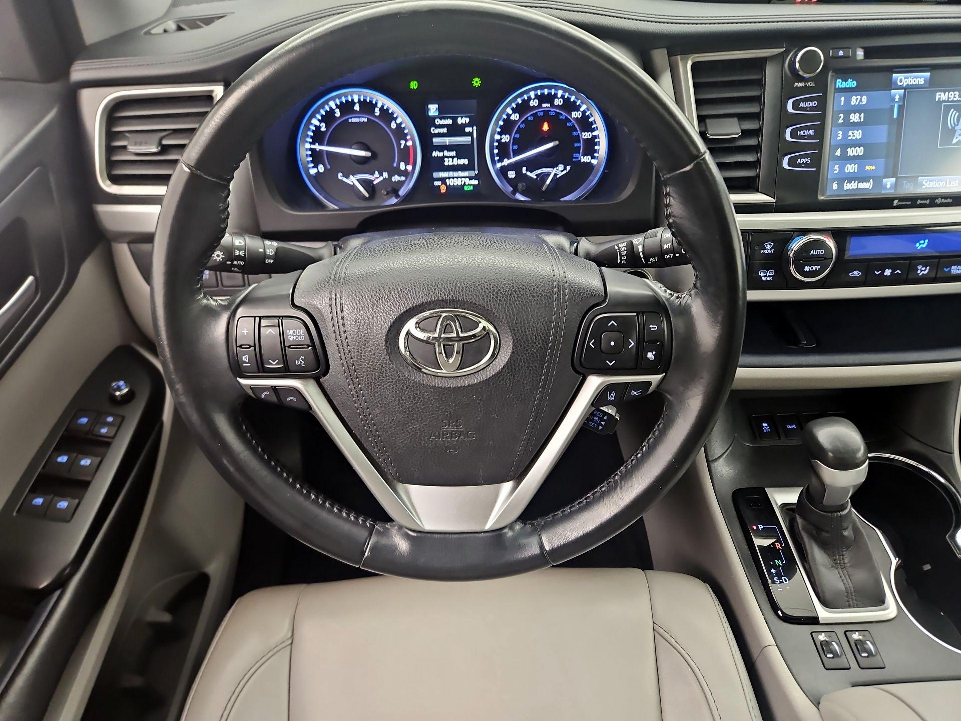 Thumbnail: 2017 Toyota Highlander - 10