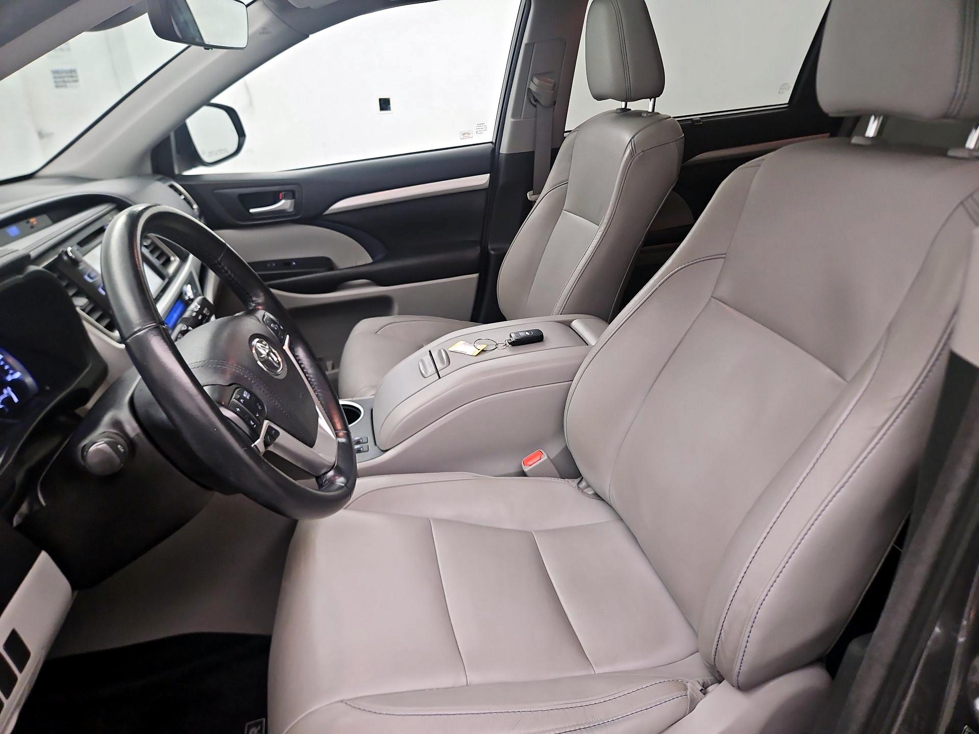 Thumbnail: 2017 Toyota Highlander - 11