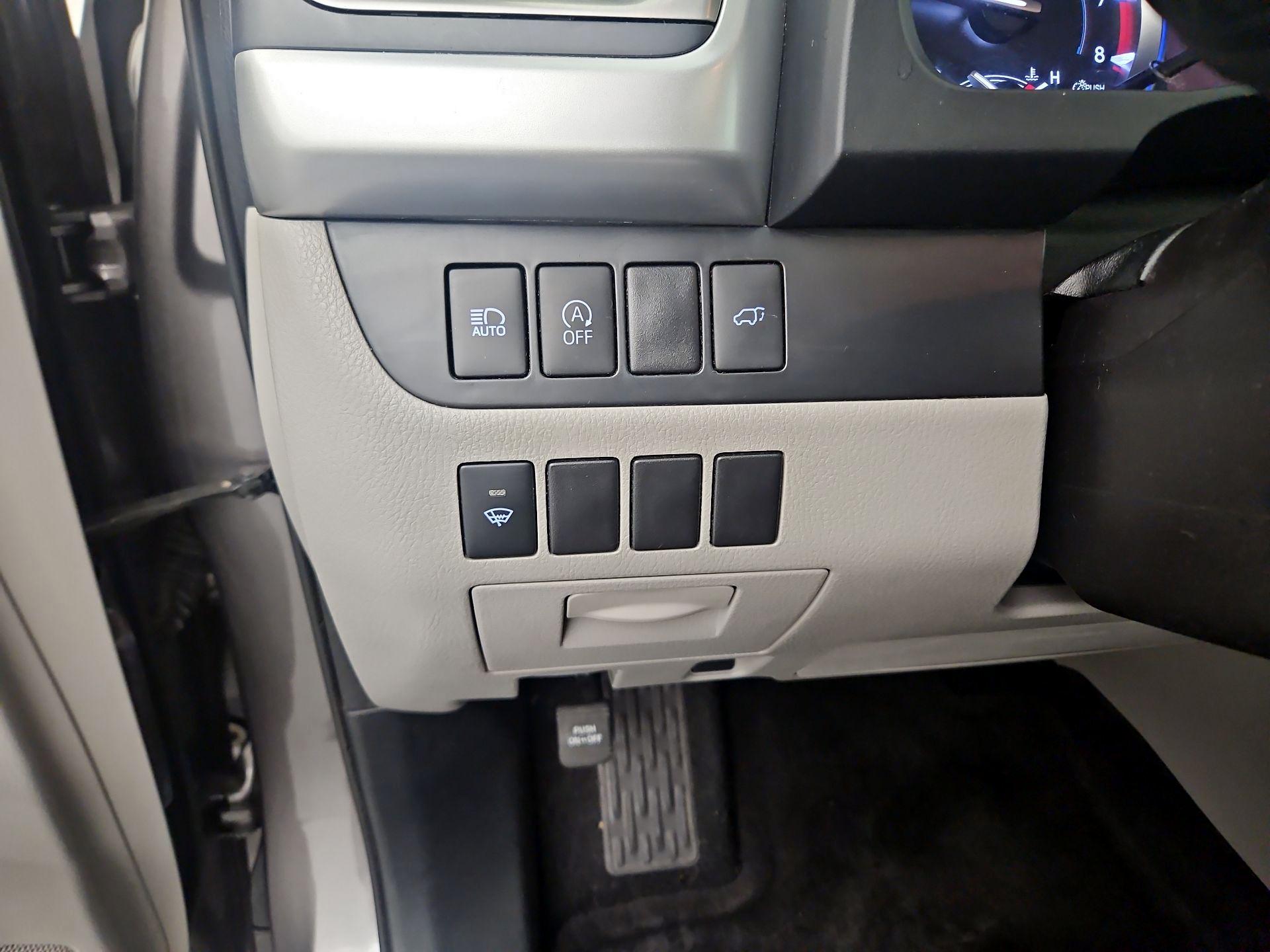 Thumbnail: 2017 Toyota Highlander - 13