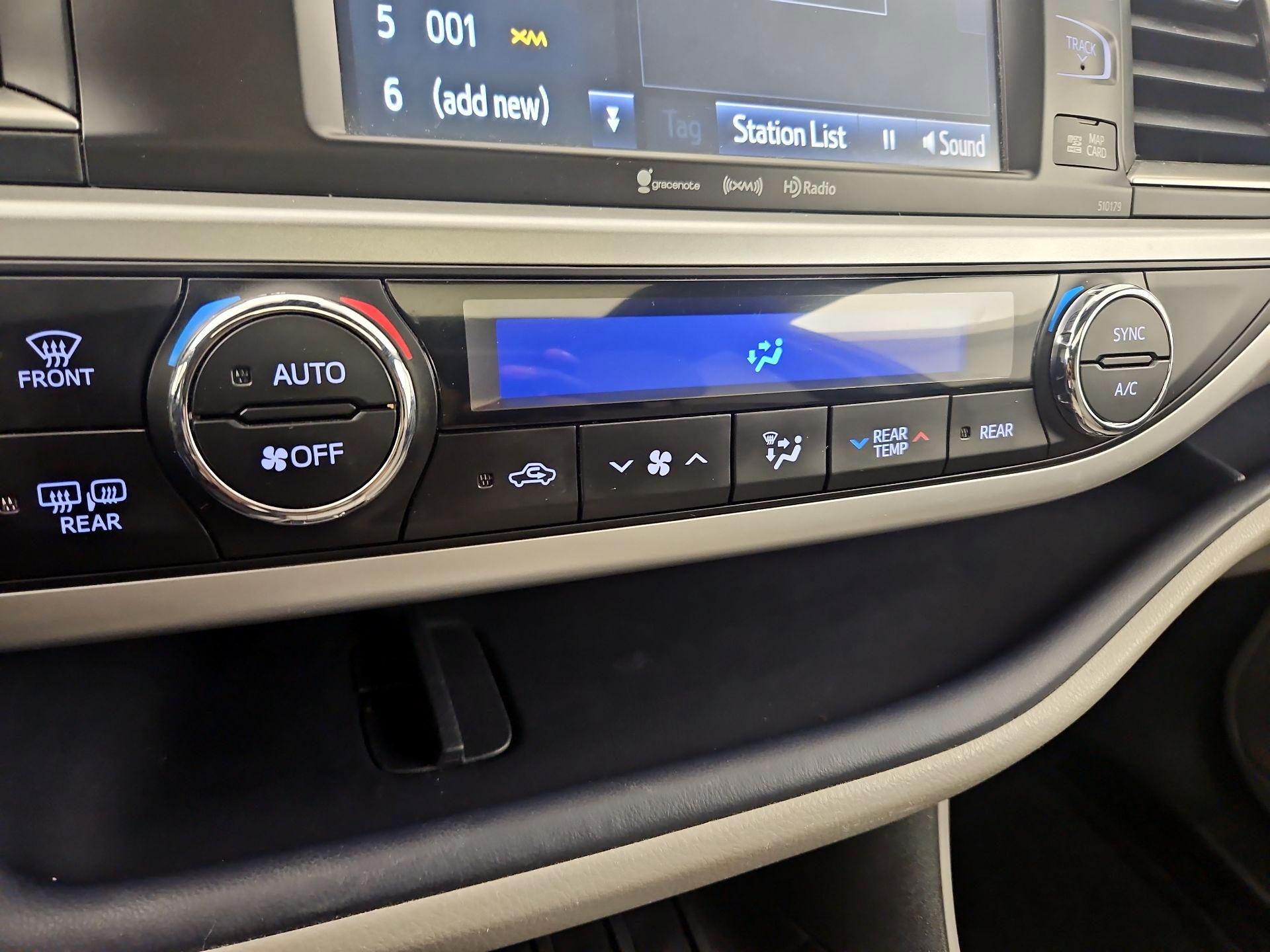 Thumbnail: 2017 Toyota Highlander - 16