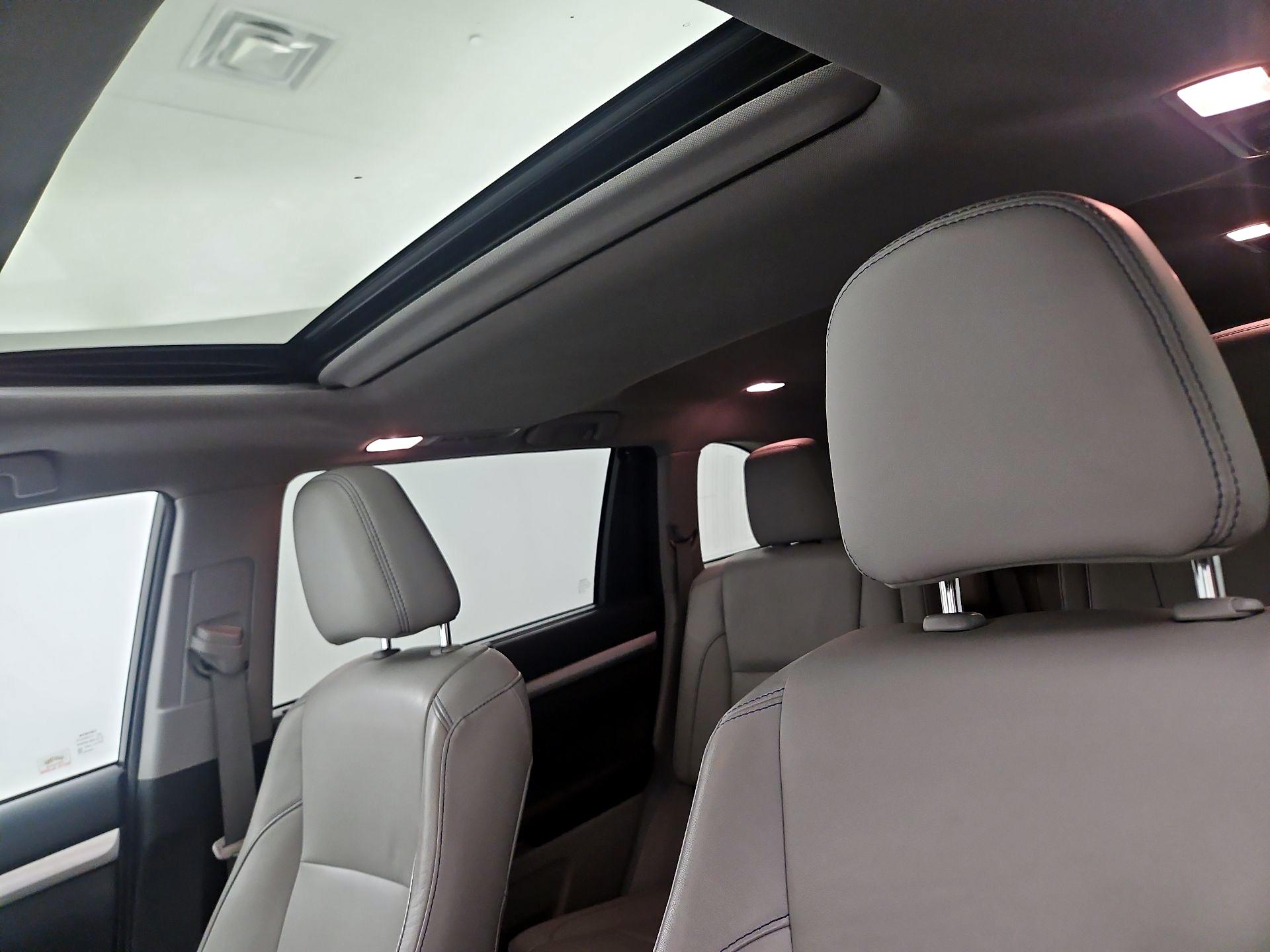 Thumbnail: 2017 Toyota Highlander - 18