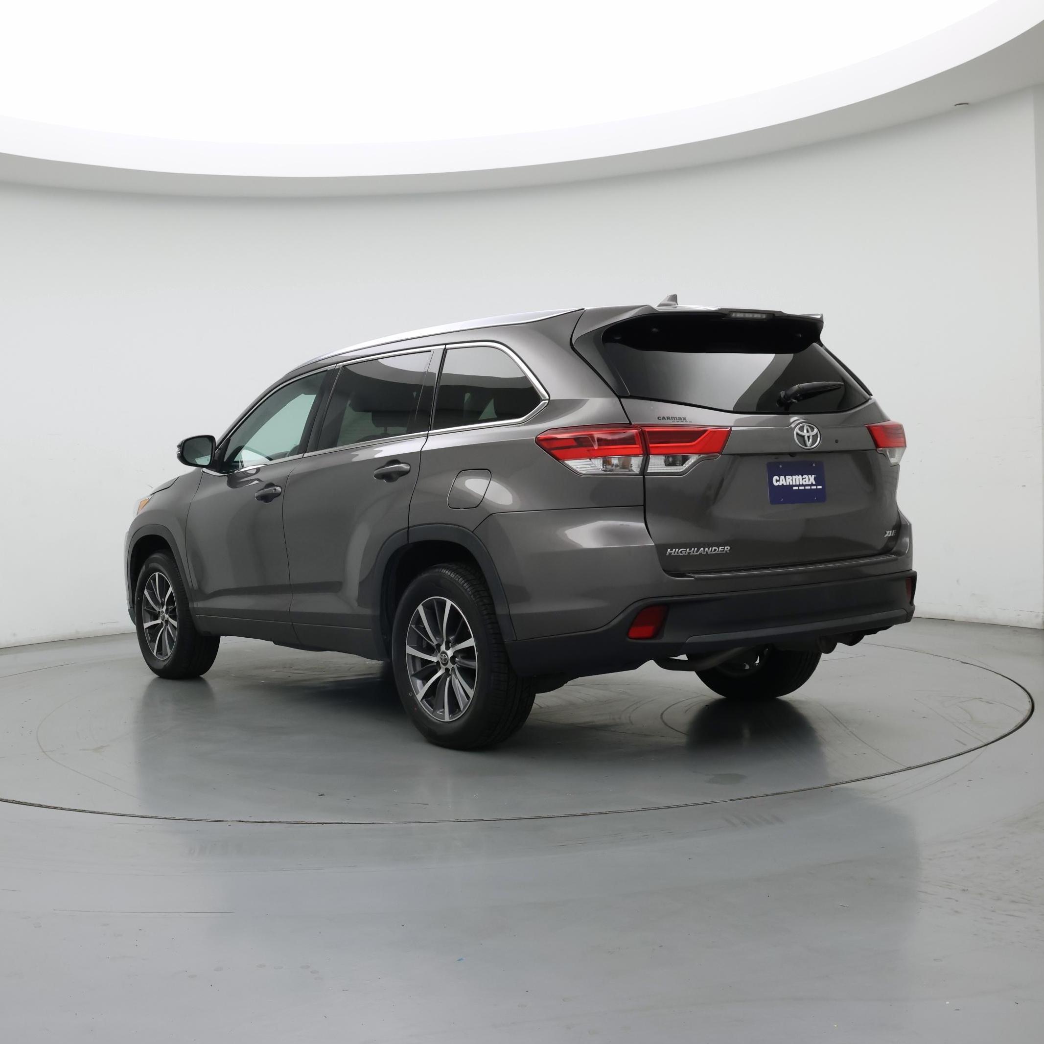 Thumbnail: 2017 Toyota Highlander - 2