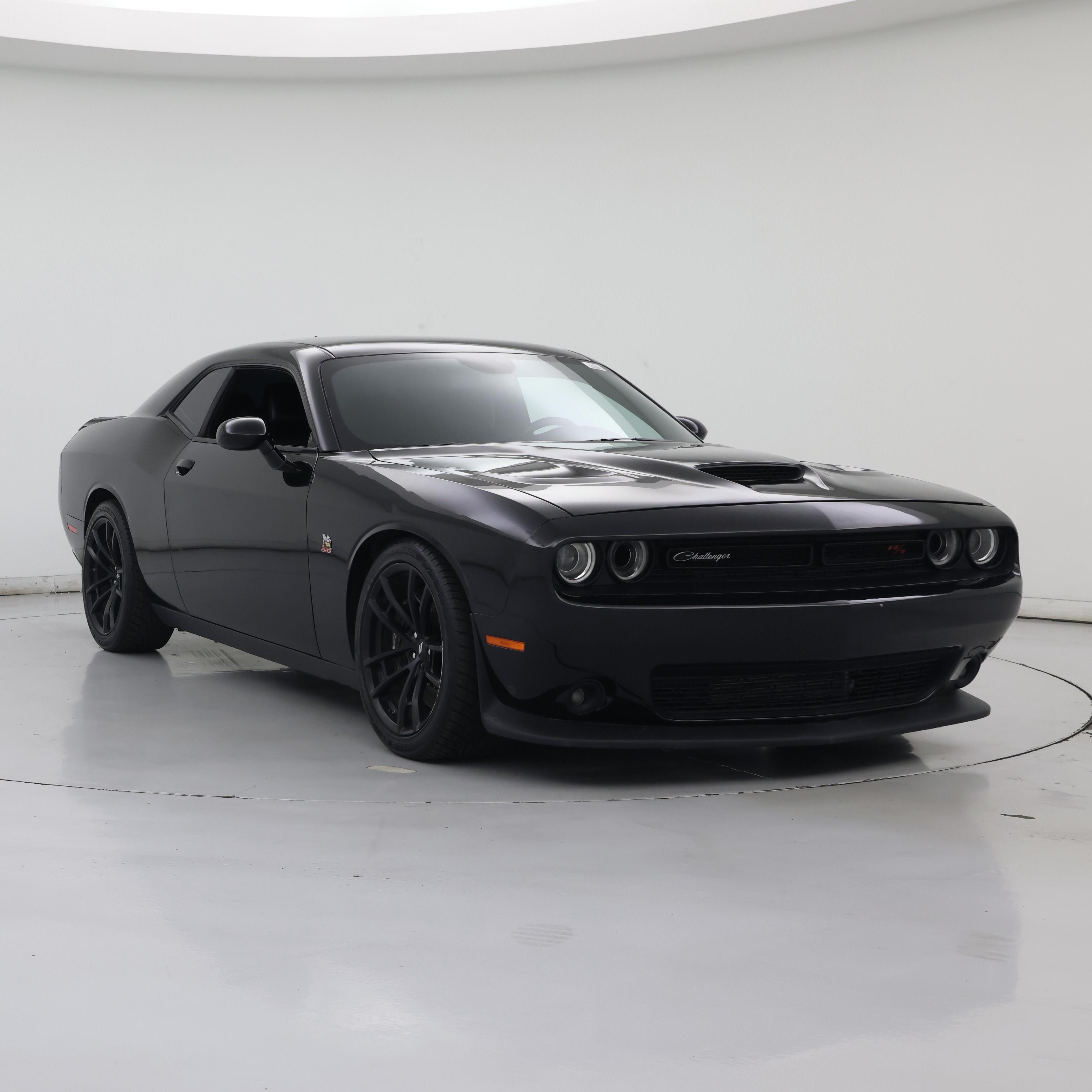 Black 2022 Dodge Challenger Coupe Rear-Wheel Drive Automatic