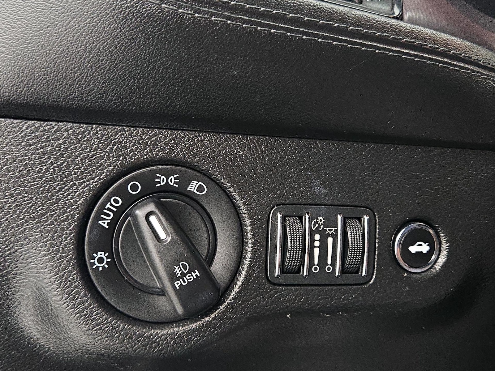 2022 Dodge Challenger R/T - Photo 14
