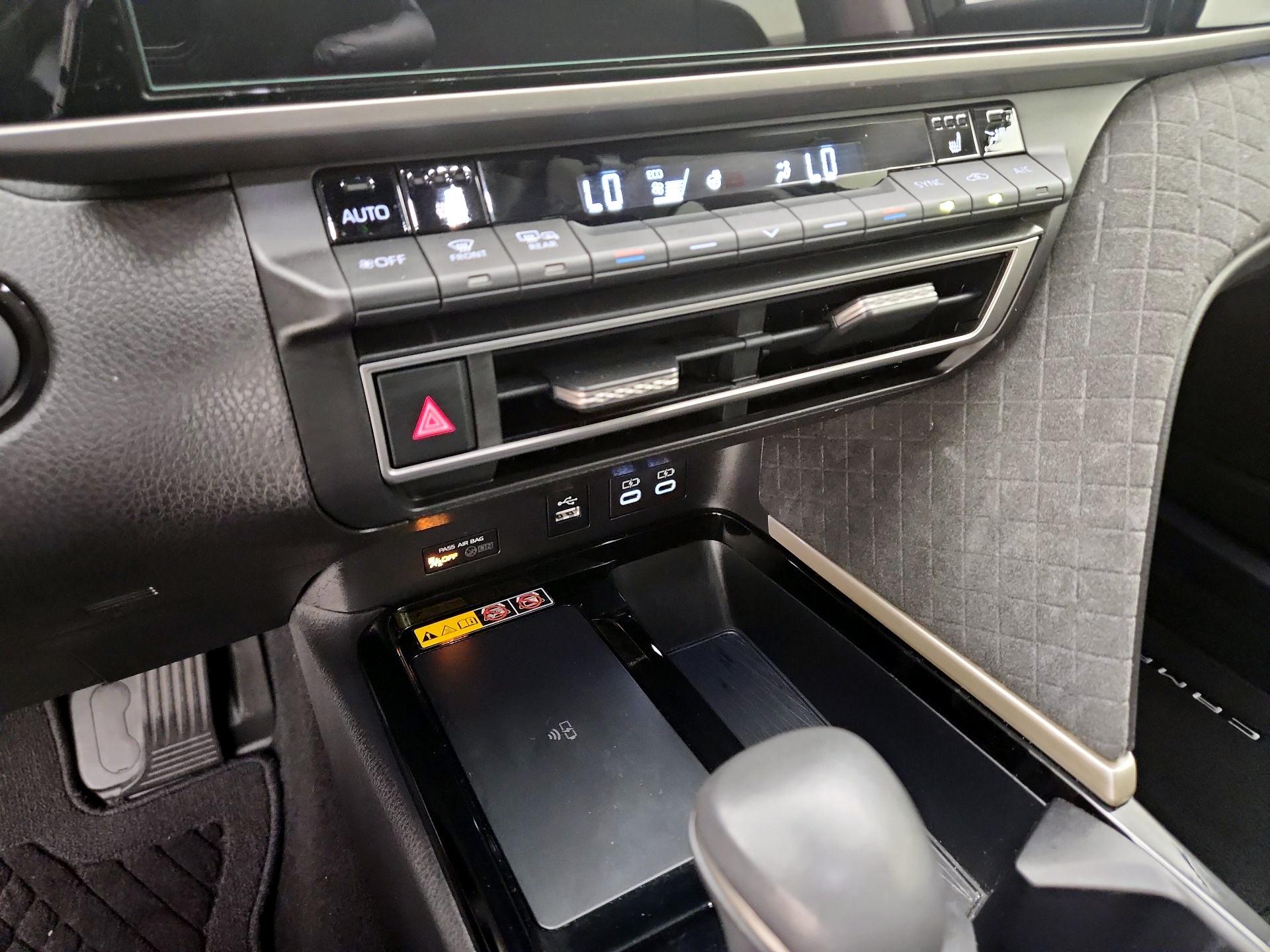Thumbnail: 2025 Toyota Camry - 16