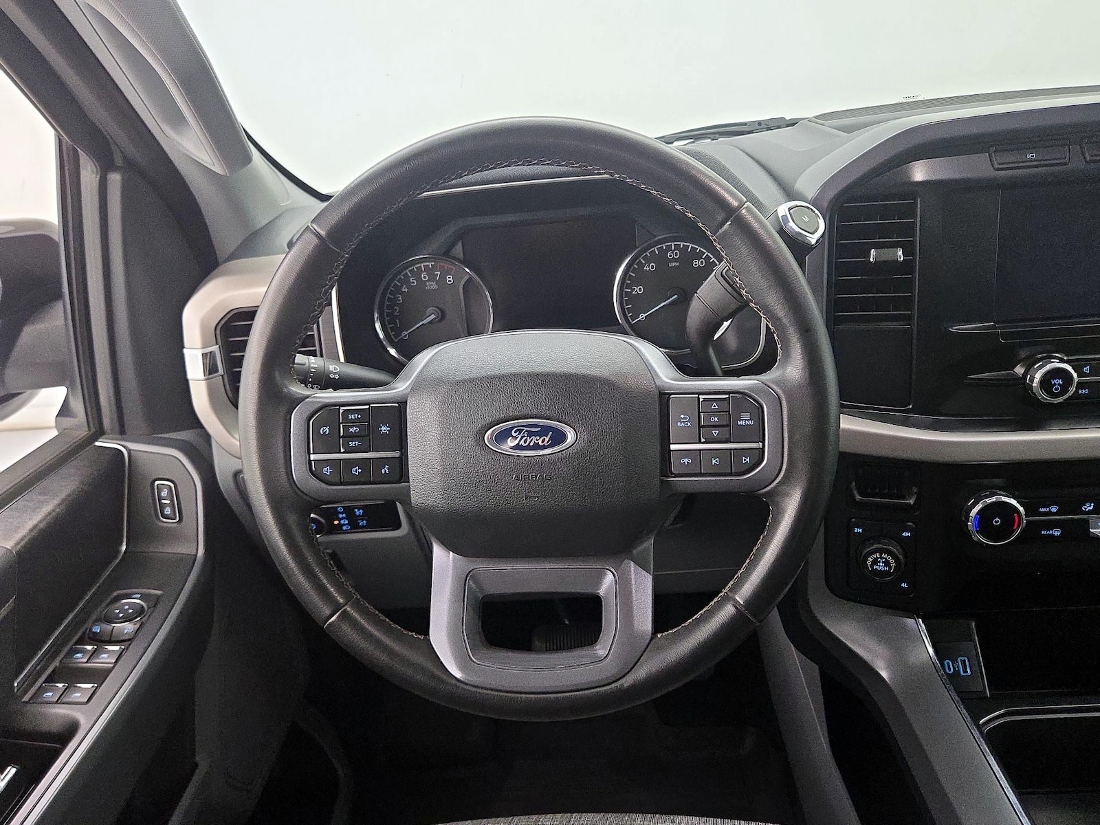 2023 Ford F-150 XLT - Photo 11