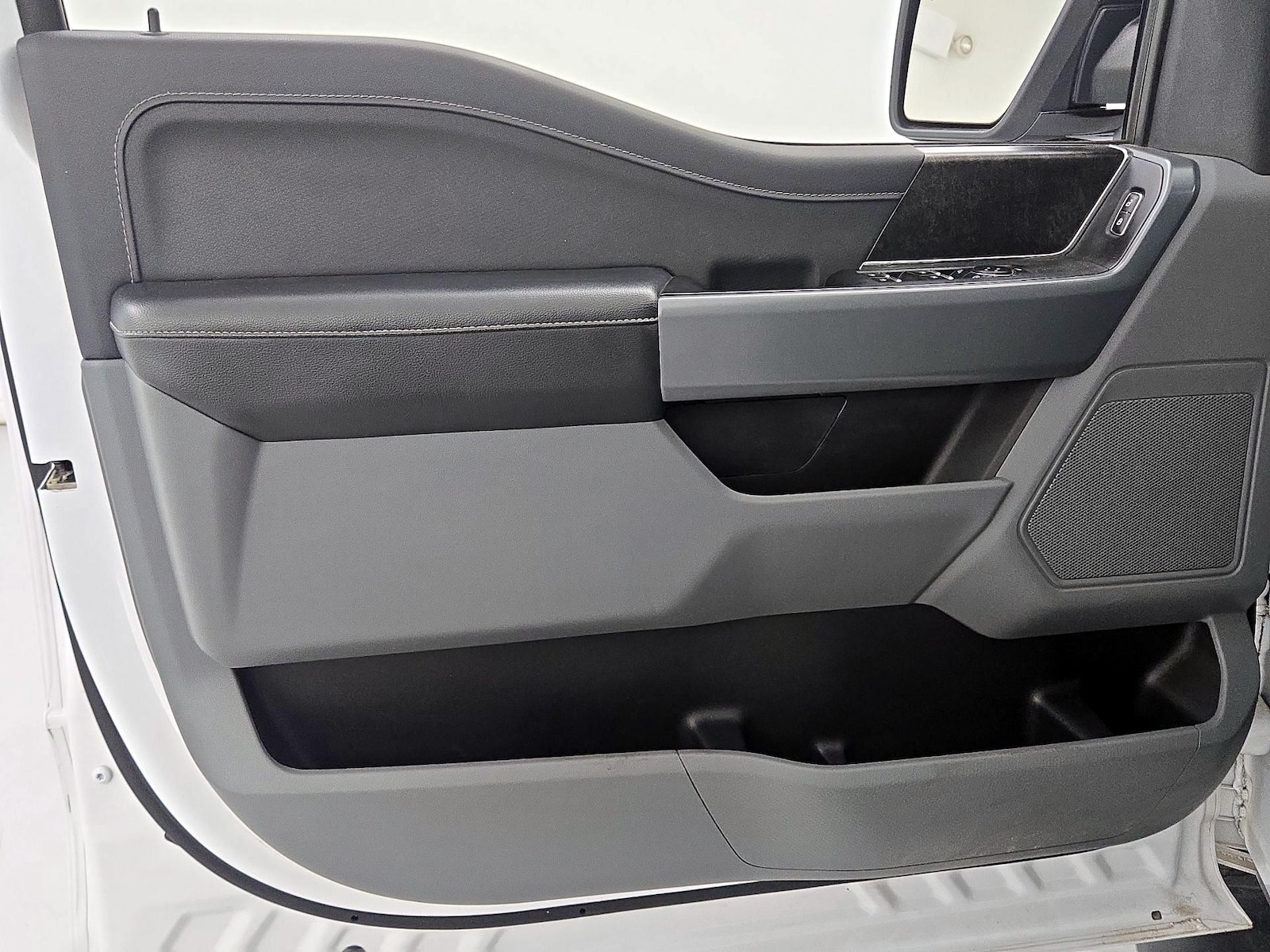 2023 Ford F-150 XLT - Photo 13